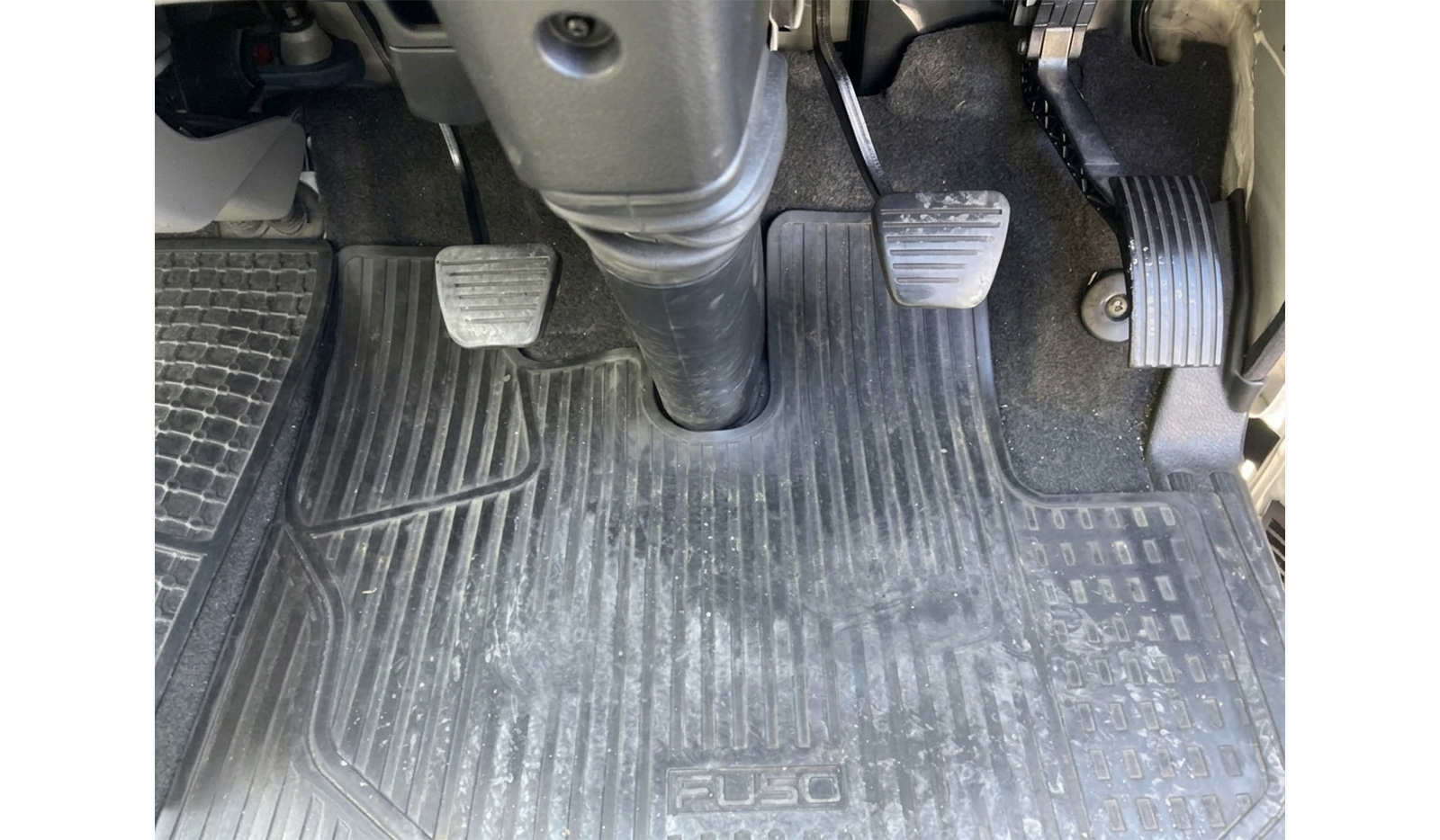 2019 Mitsubishi Fuso Canter image-3