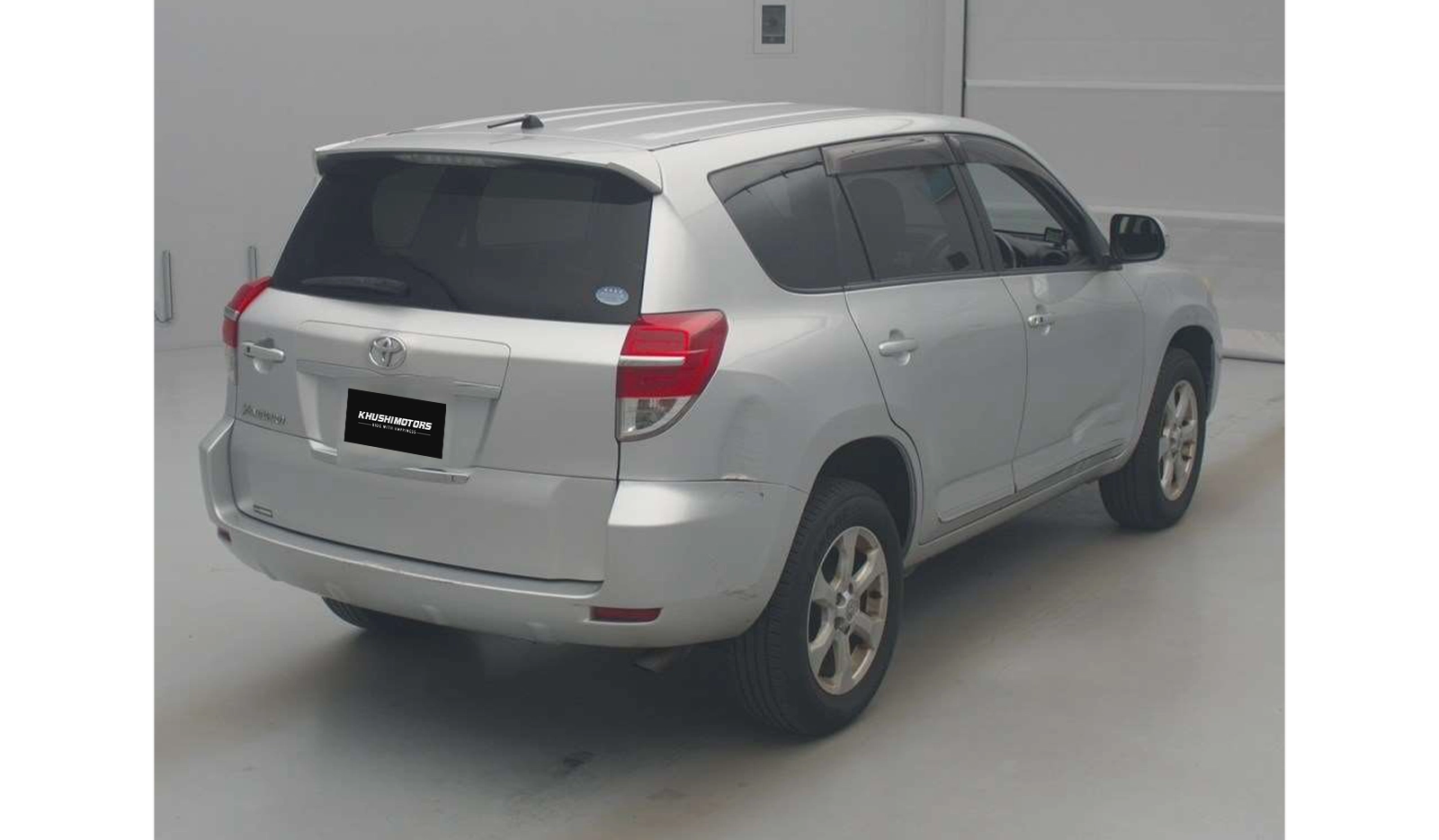 2013 Toyota Vanguard 240S image-4