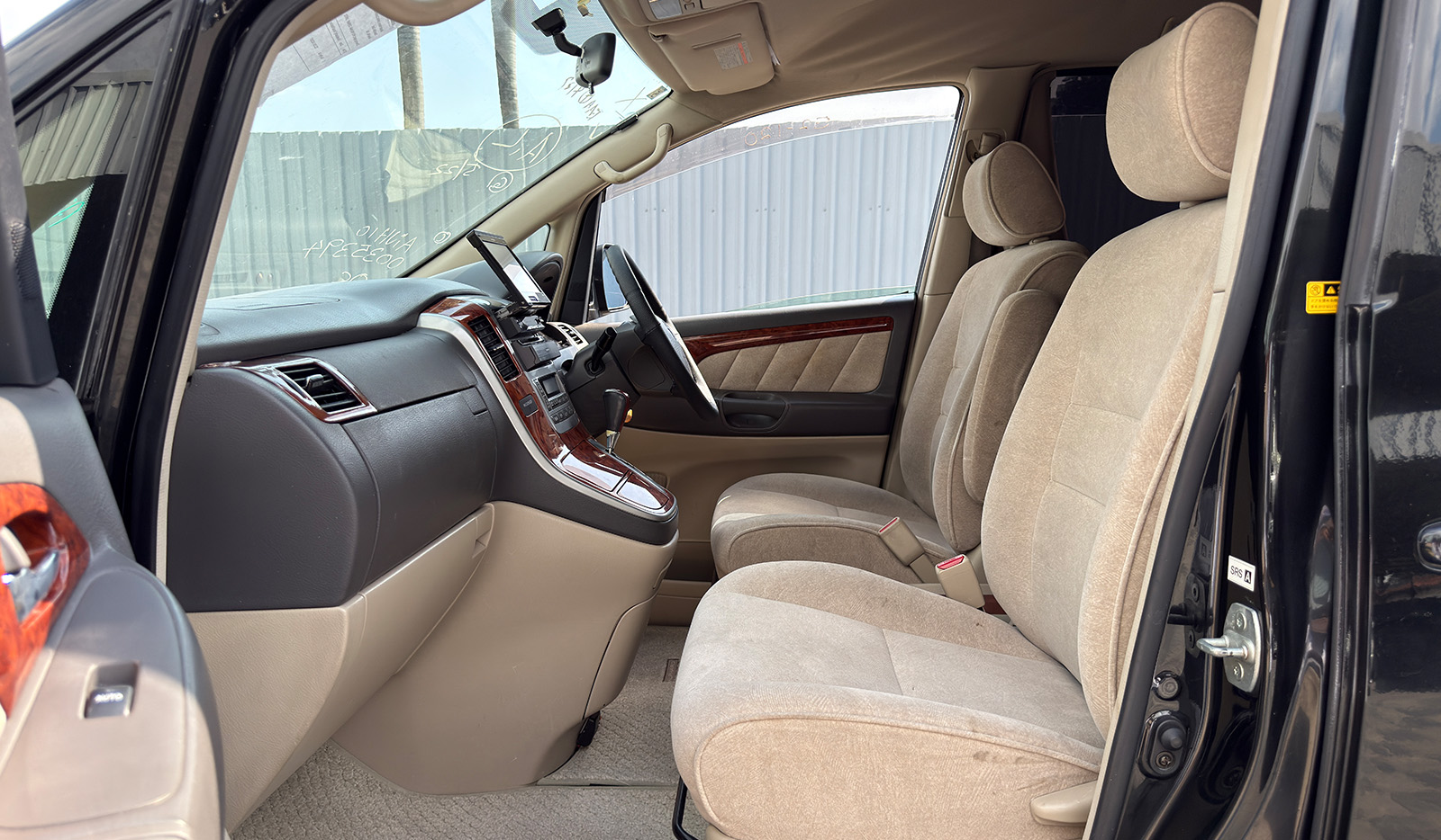2005 Toyota Alphard AX L image-11