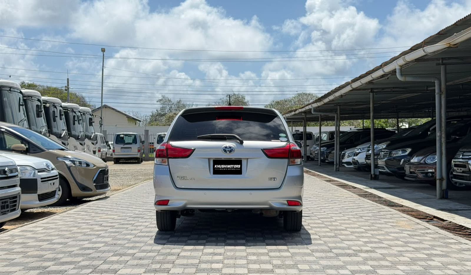 2019 Toyota Fielder Hybrid image-5