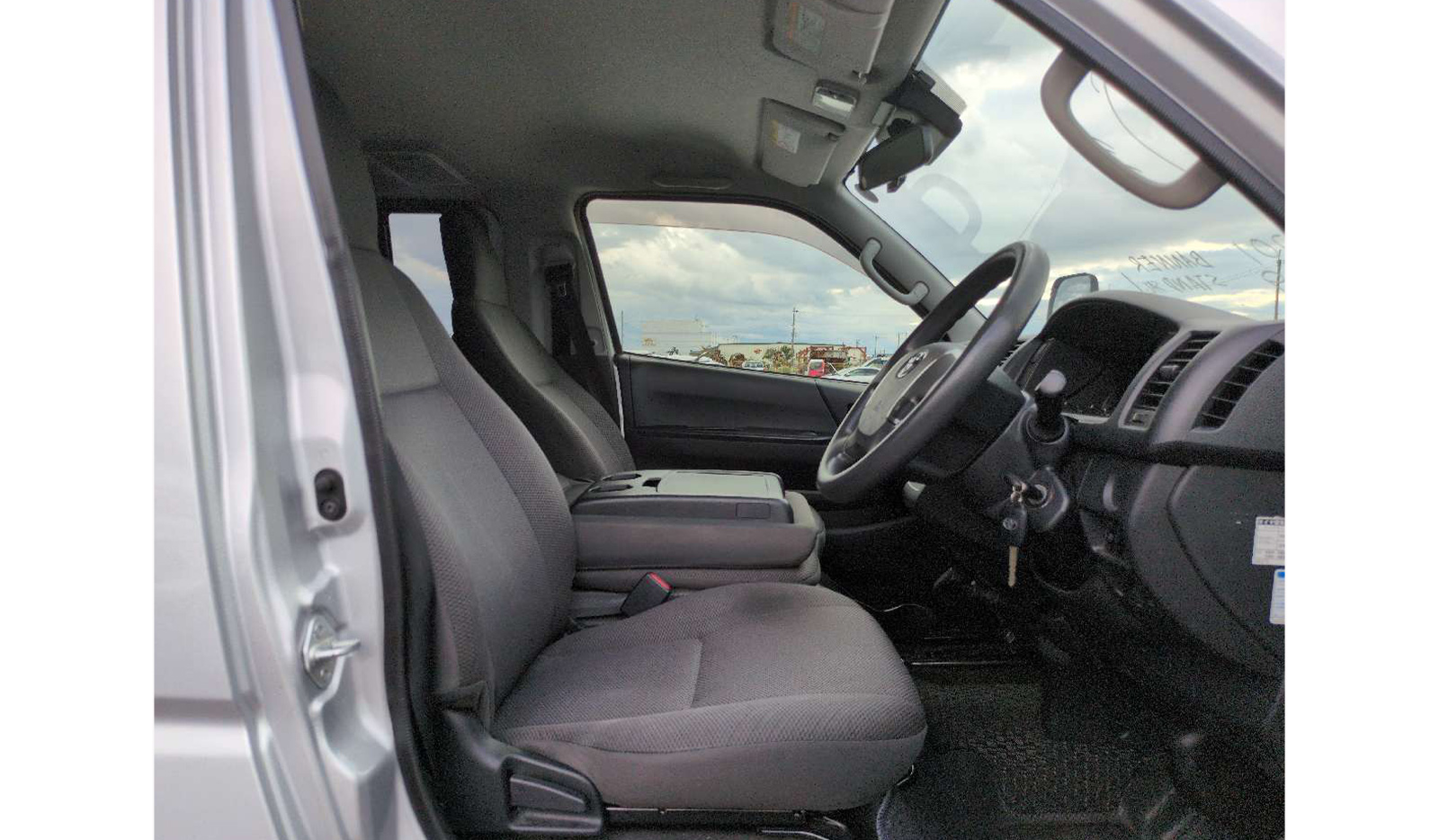 2019 Toyota Hiace Van image-5