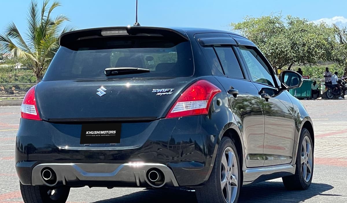 2015 Suzuki Swift Sport image-6