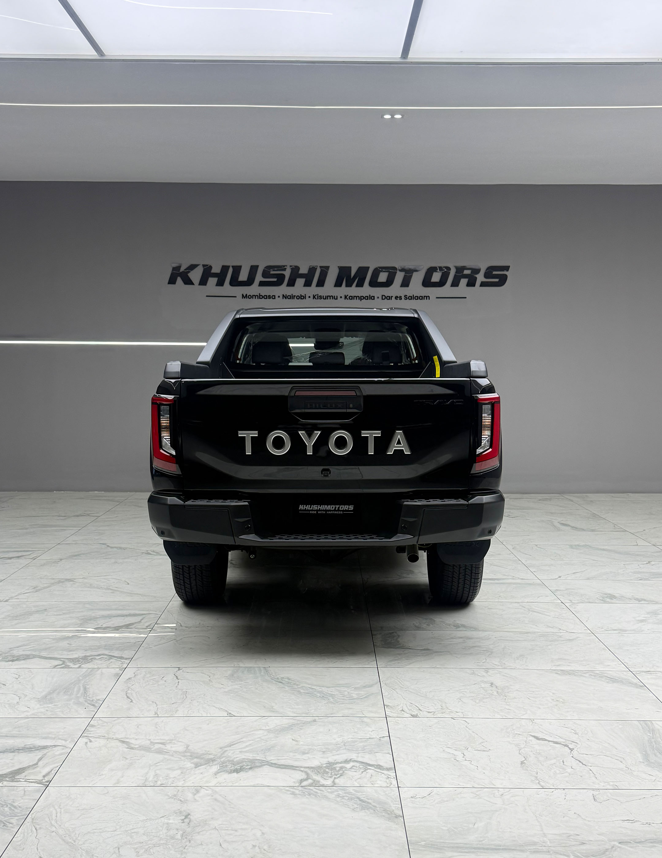 2025 Toyota Hilux image-5