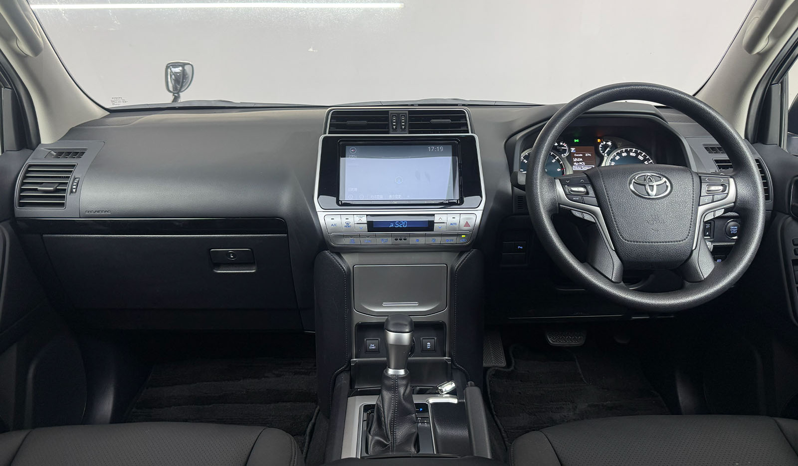 2020 Toyota Land Cruiser Prado TX image-6