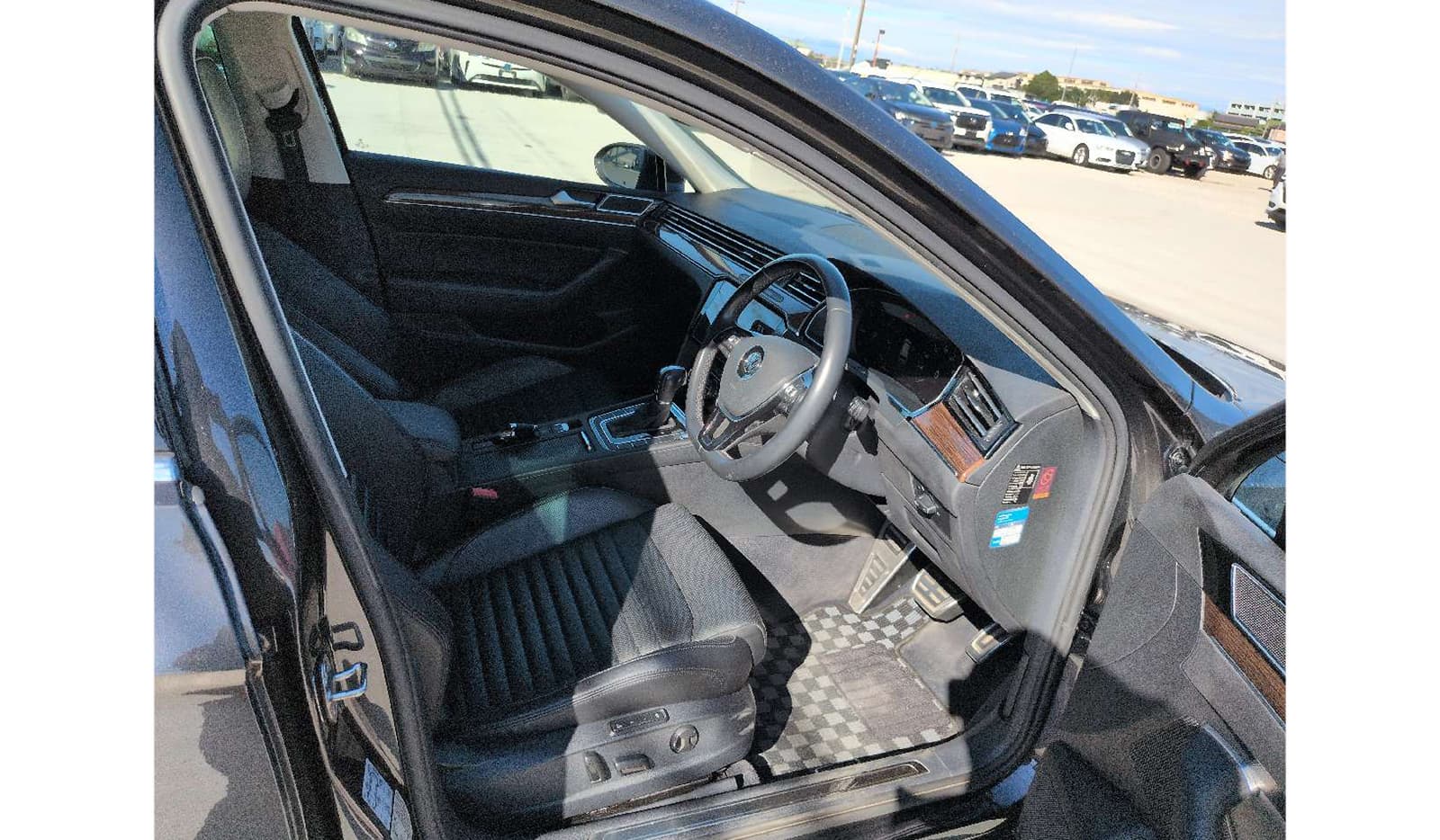 2019 Volkswagen Passat Variant image-6