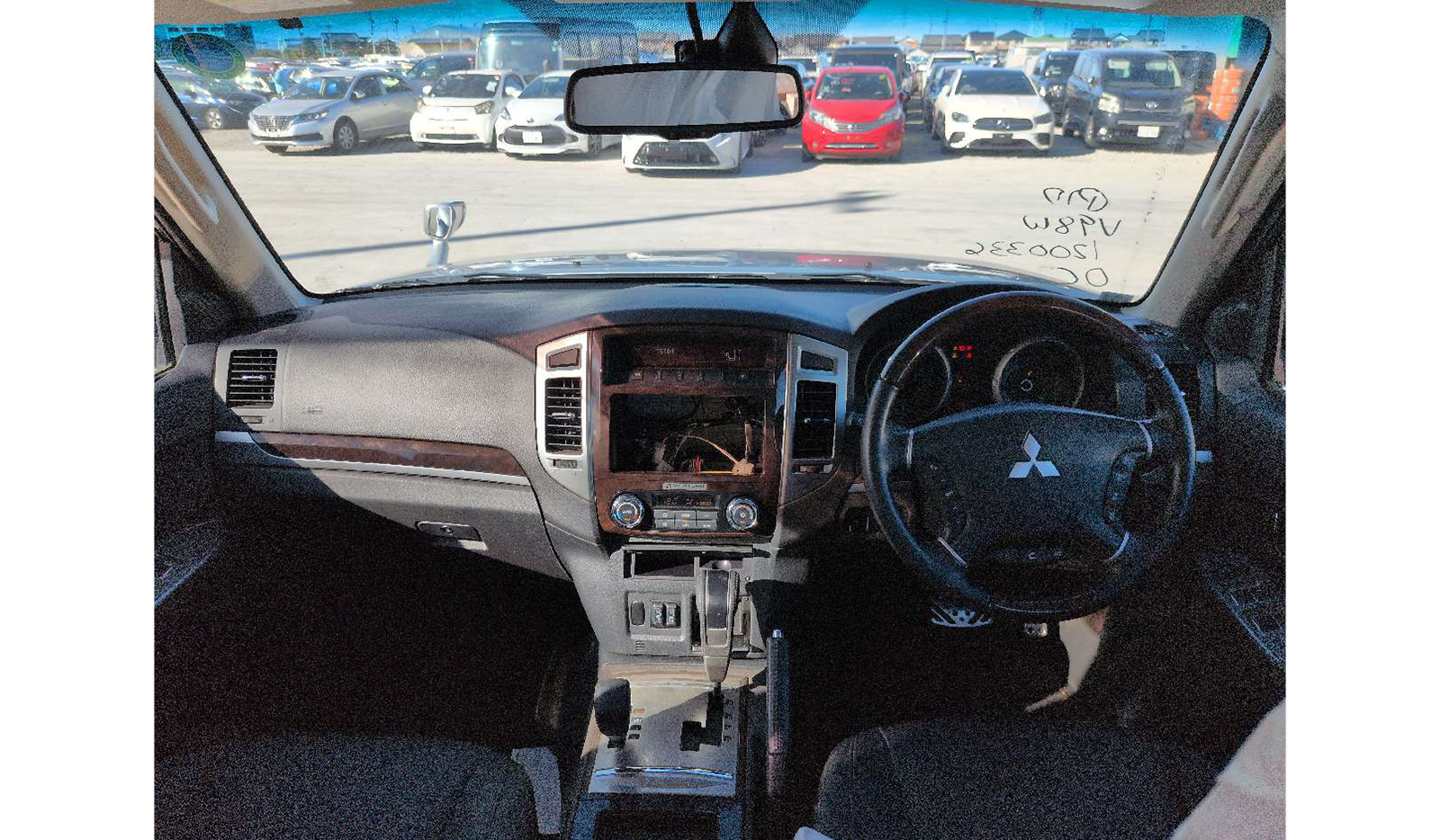 2019 Mitsubishi Pajero image-6