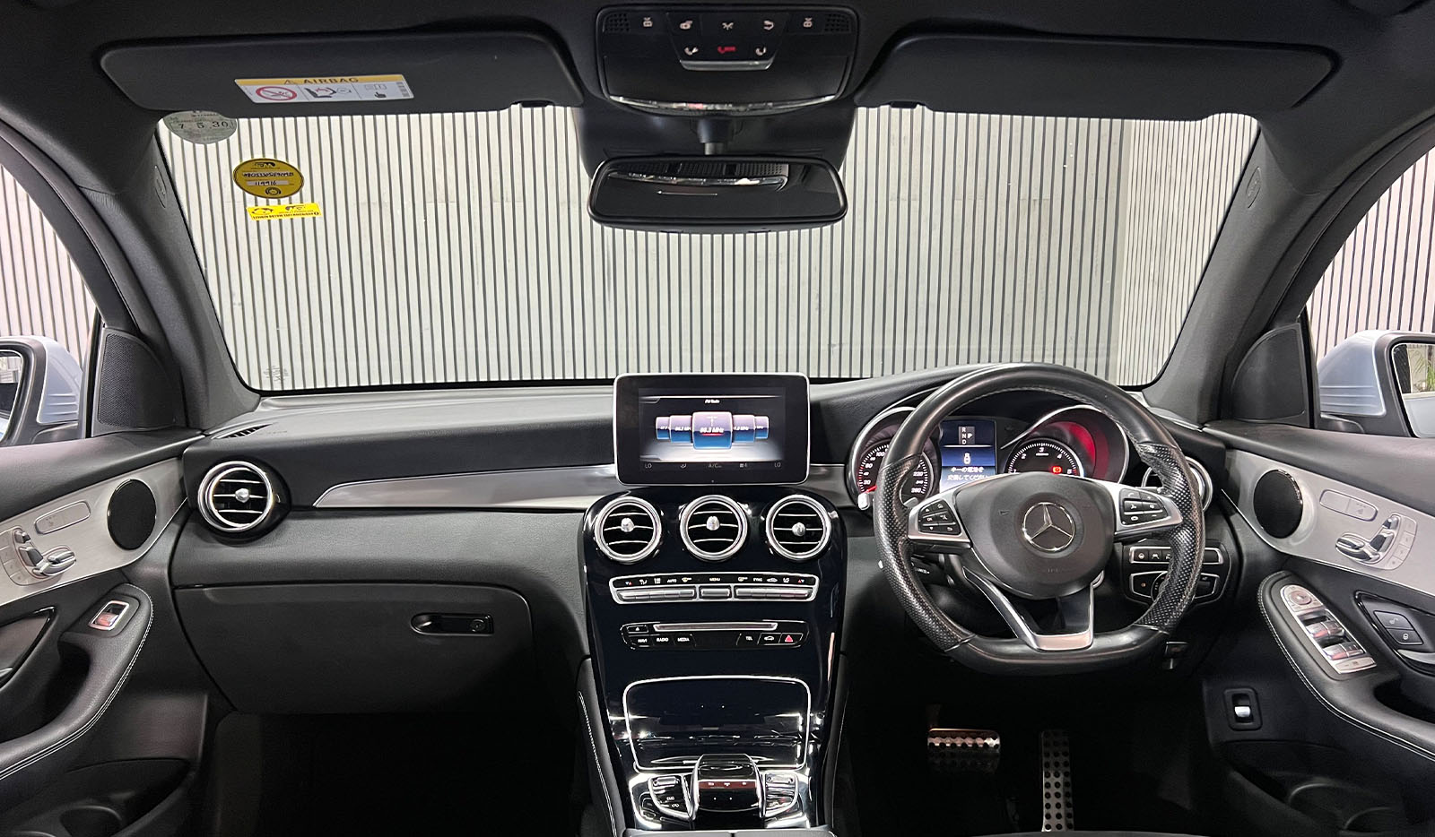 2018 Mercedes-Benz GLC-Class 4 Matic Coupe Sport GLC220D image-7