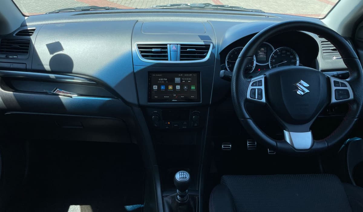 2015 Suzuki Swift Sport image-7