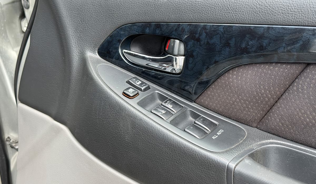 2004 Toyota Alphard AS image-7