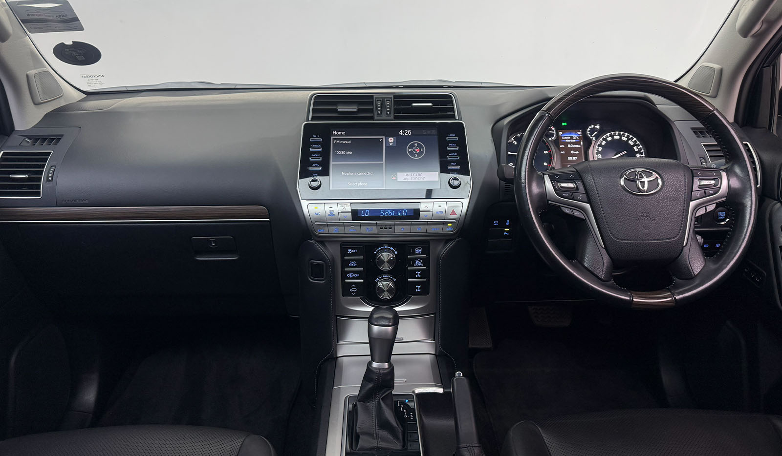 2022 Toyota Land Cruiser Prado VXL image-8