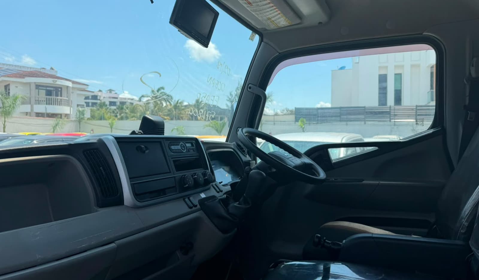 2019 Mitsubishi Canter LONG WIDE 2TON image-7