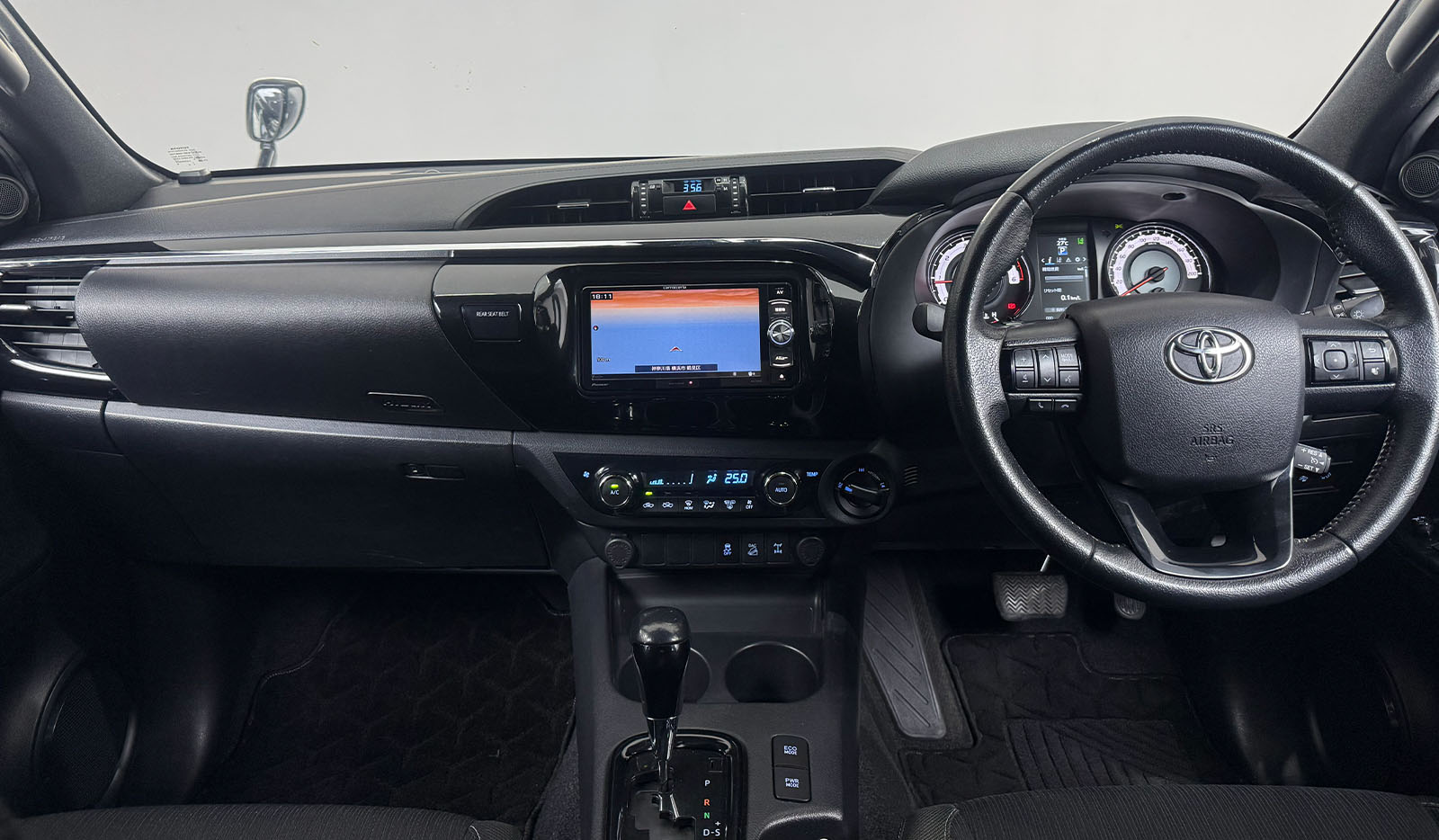 2019 Toyota Hilux Z Black Rally Edition image-7