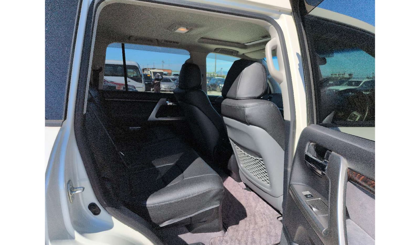 2013 Toyota Land Cruiser V8 image-7