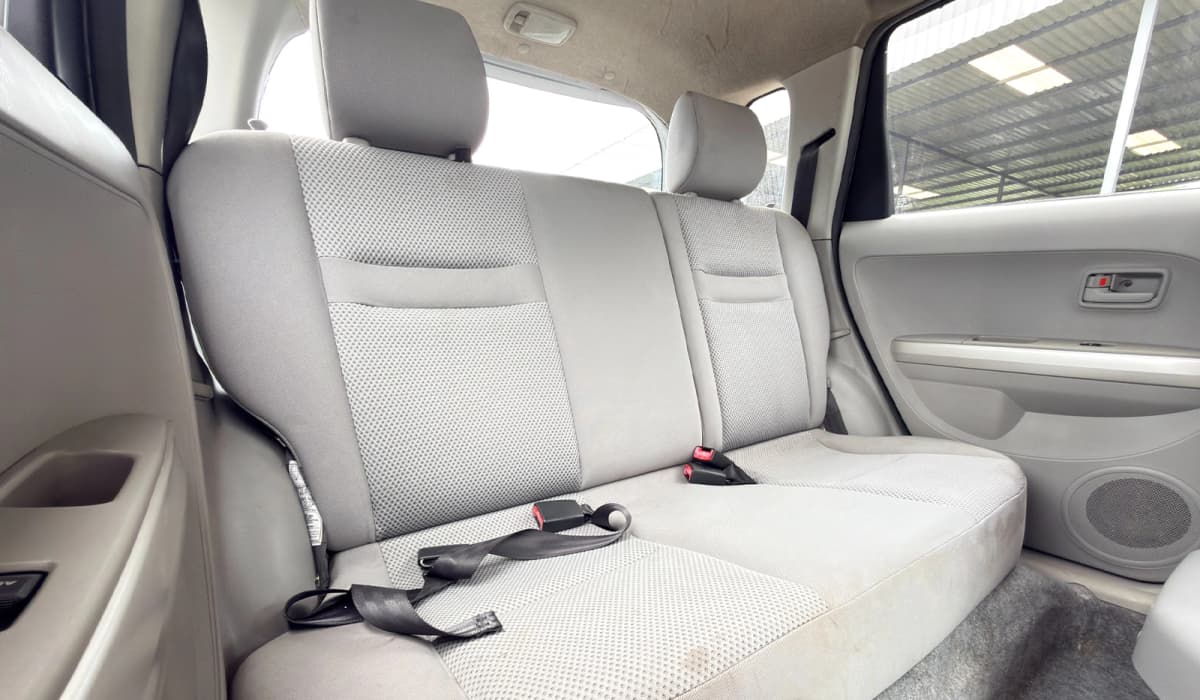 2003 Toyota IST S PKG image-9