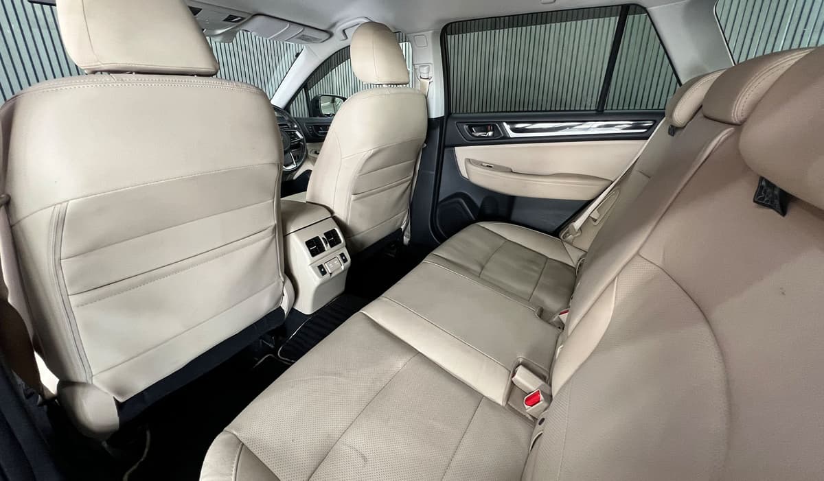 2018 Subaru Outback LIMITED 4WD image-9