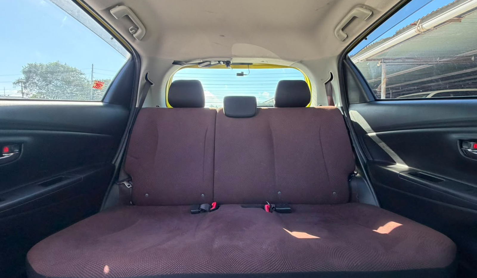 2019 Toyota Vitz Hybrid U image-8