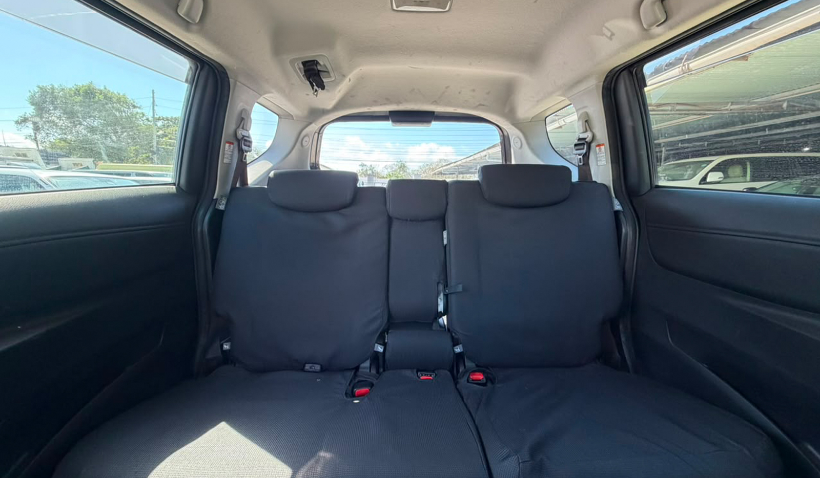 2019 Toyota Sienta FANBASE G image-8
