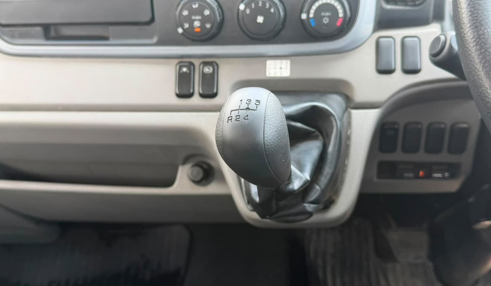 2019 Mitsubishi Canter LONG WIDE 2TON image-8