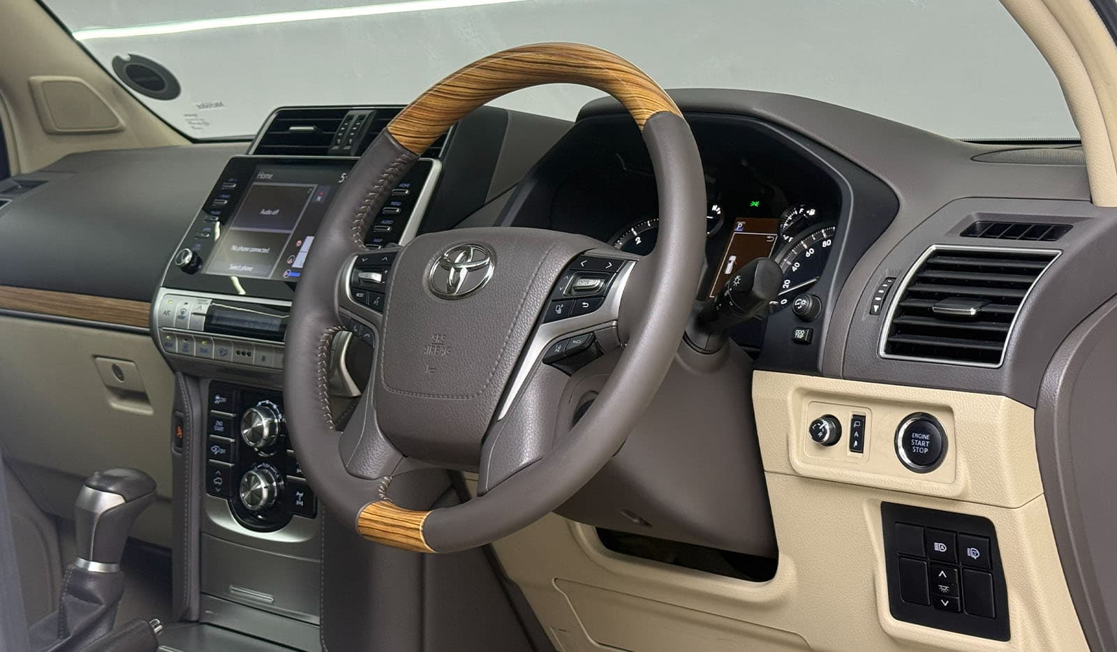 2021 Toyota Land Cruiser Prado VXL image-8