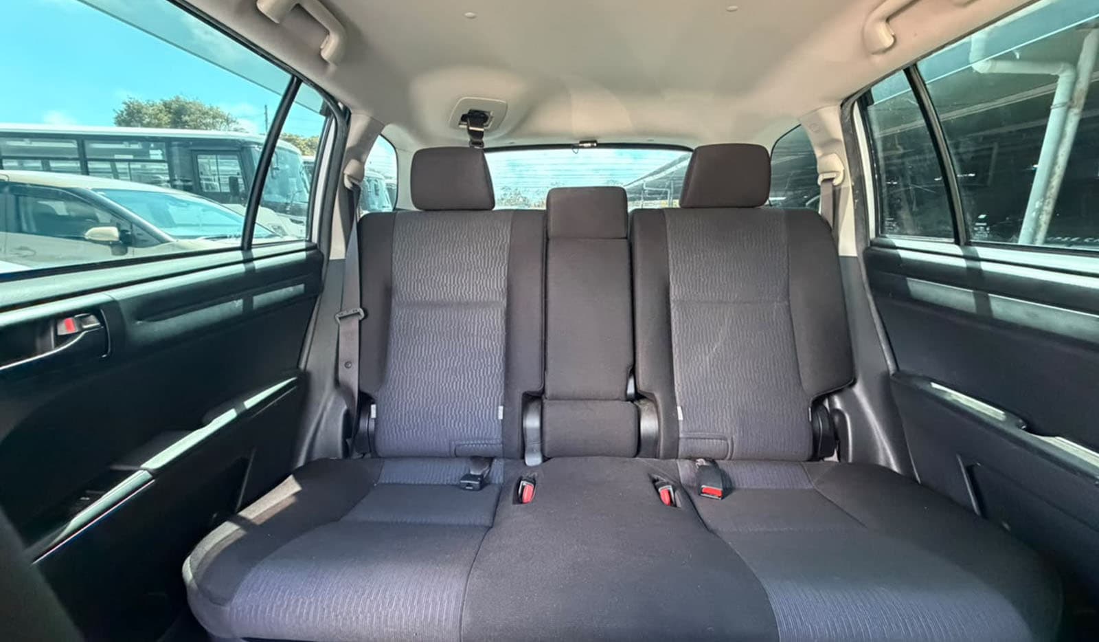 2019 Toyota Fielder Hybrid image-8