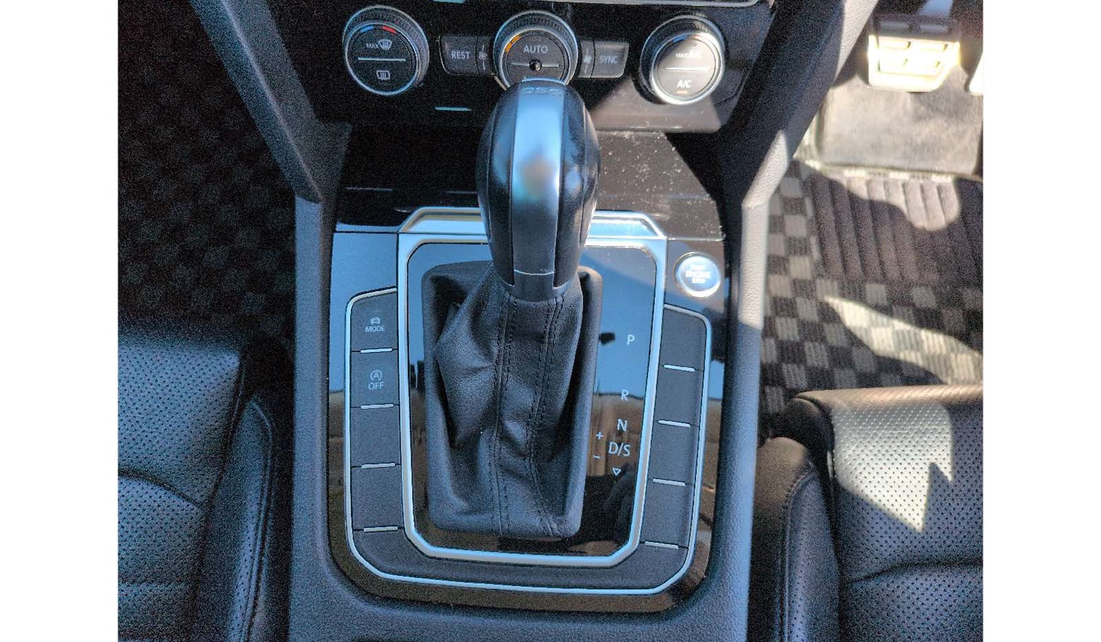 2019 Volkswagen Passat Variant image-8