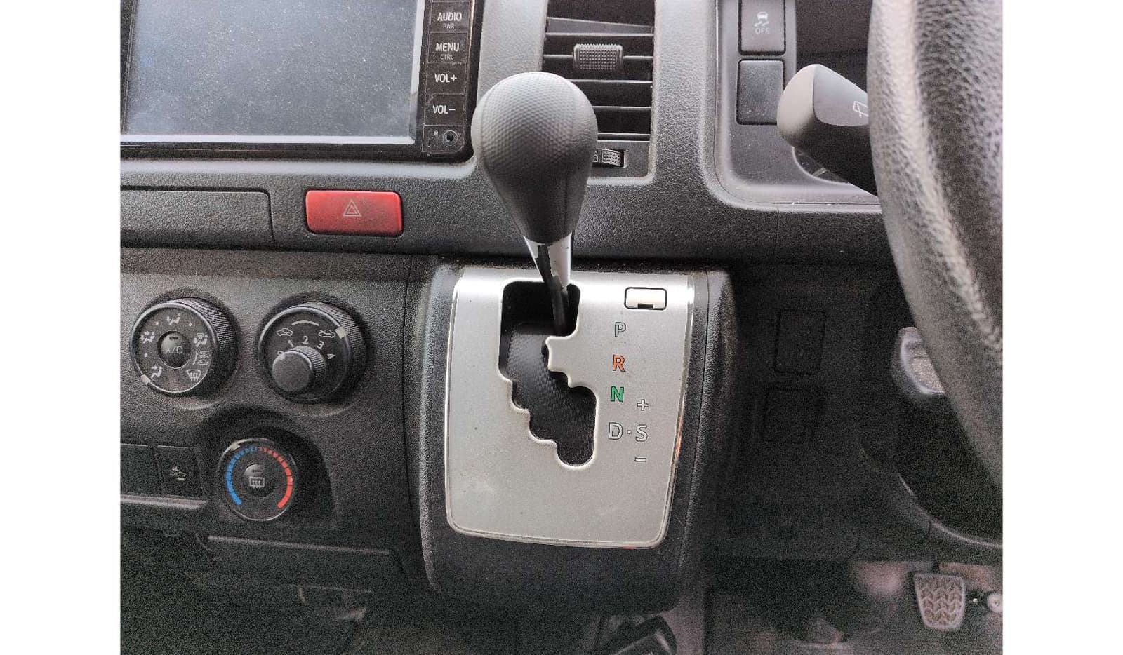 2020 Toyota Hiace Van image-8