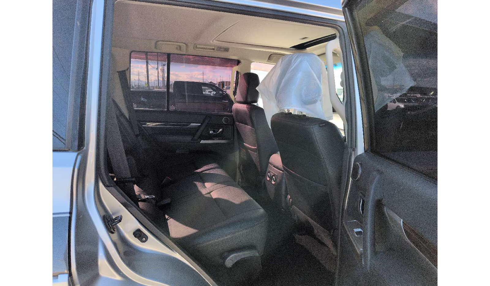 2019 Mitsubishi Pajero image-7