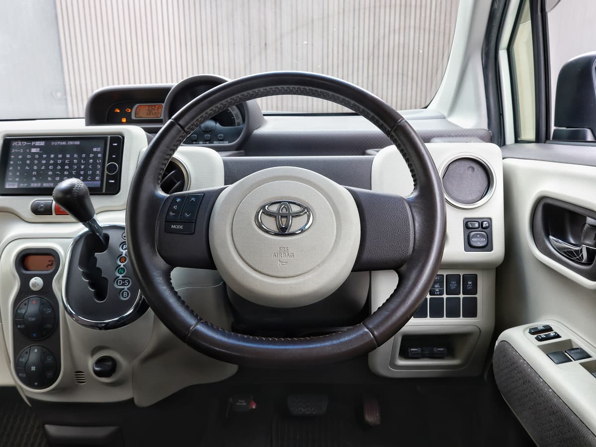 2012 Toyota Porte G image-13