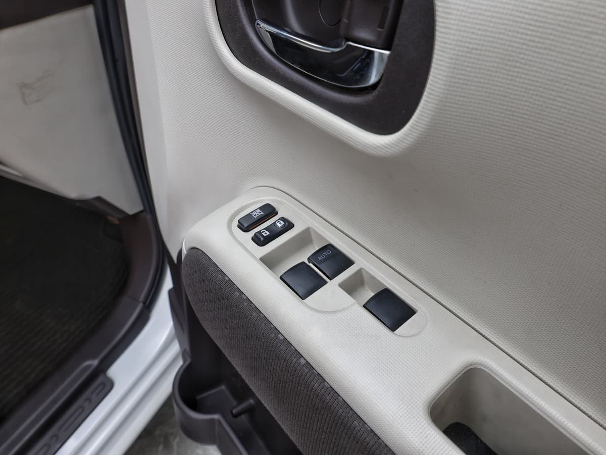 2012 Toyota Porte G image-10