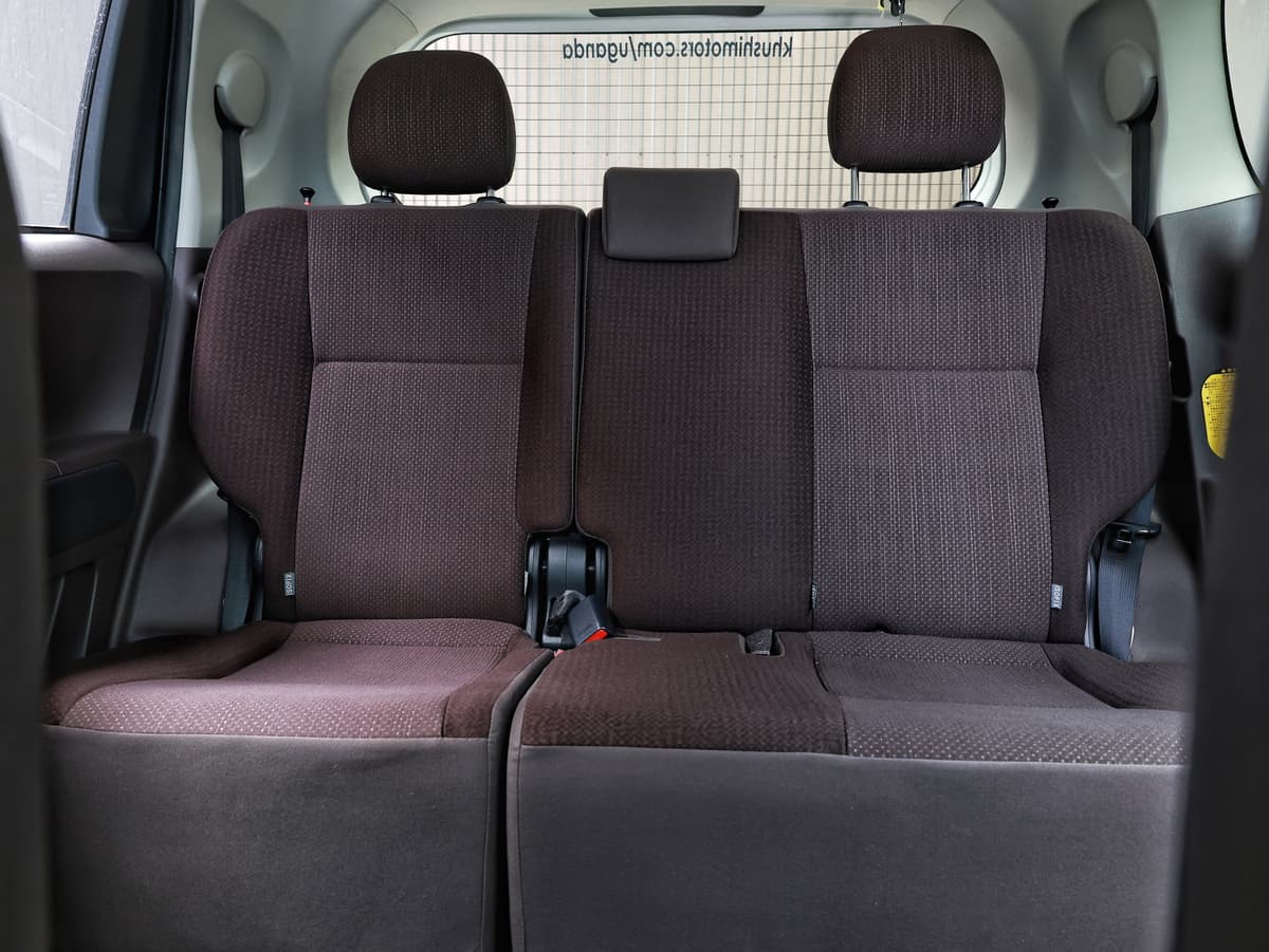 2012 Toyota Porte G image-12
