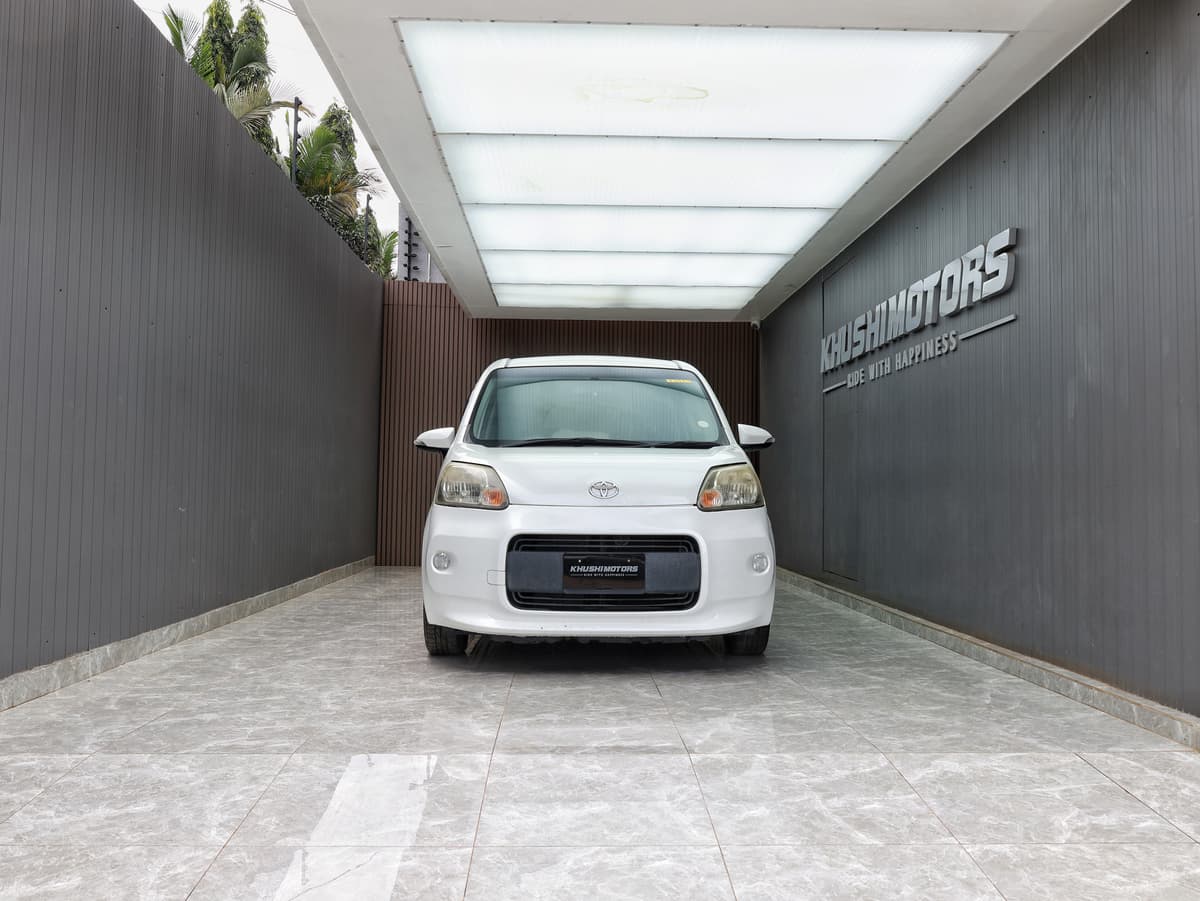 2012 Toyota Porte G image-2