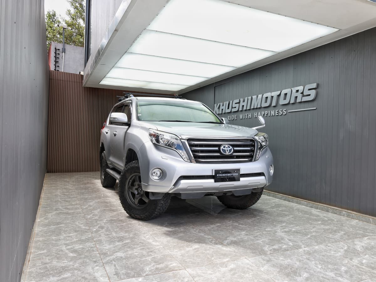 2017 Toyota Land Cruiser Prado TX image-1