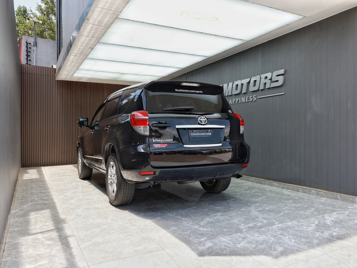2013 Toyota Vanguard 240S image-4