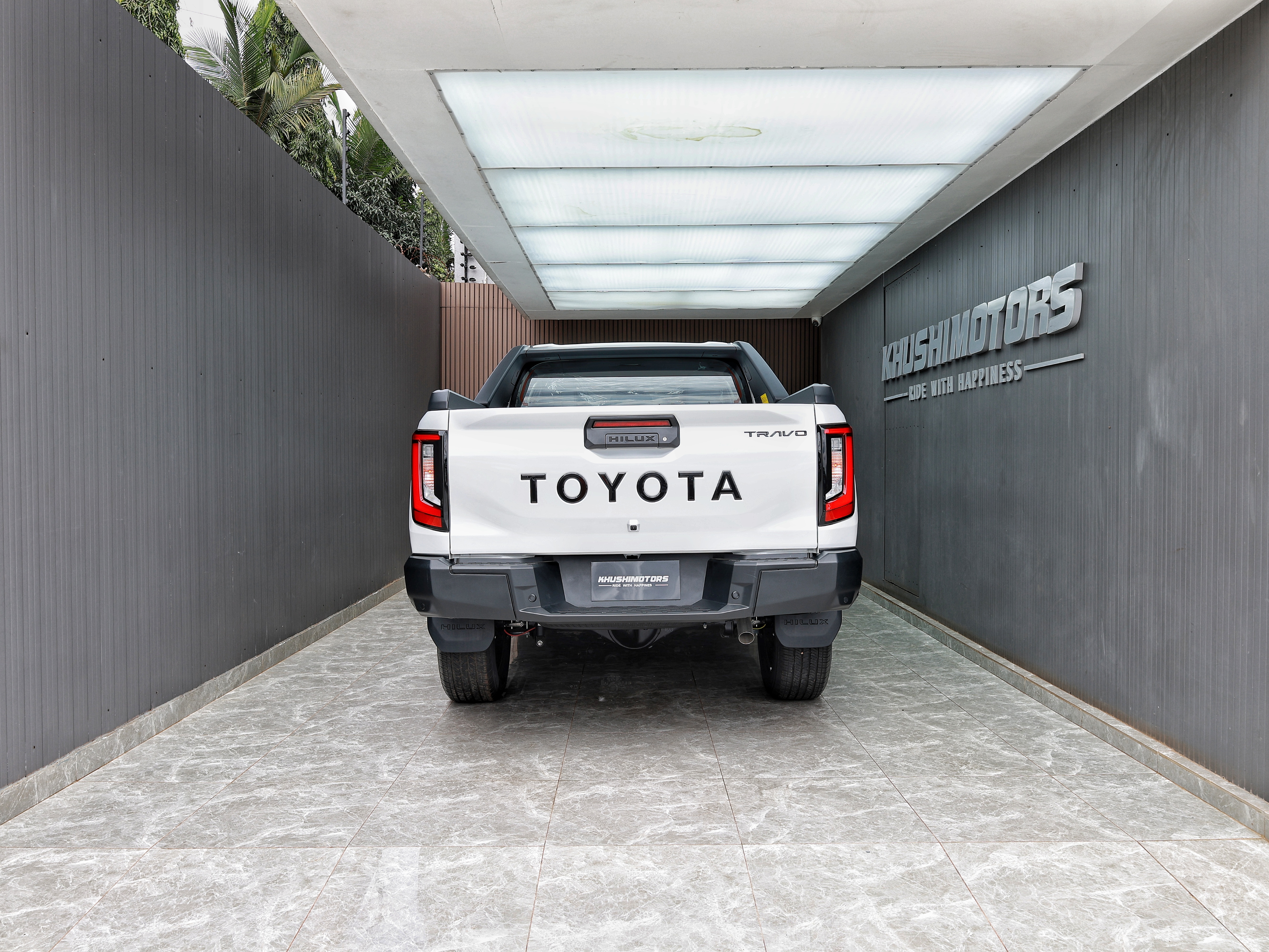 2025 Toyota Hilux image-5
