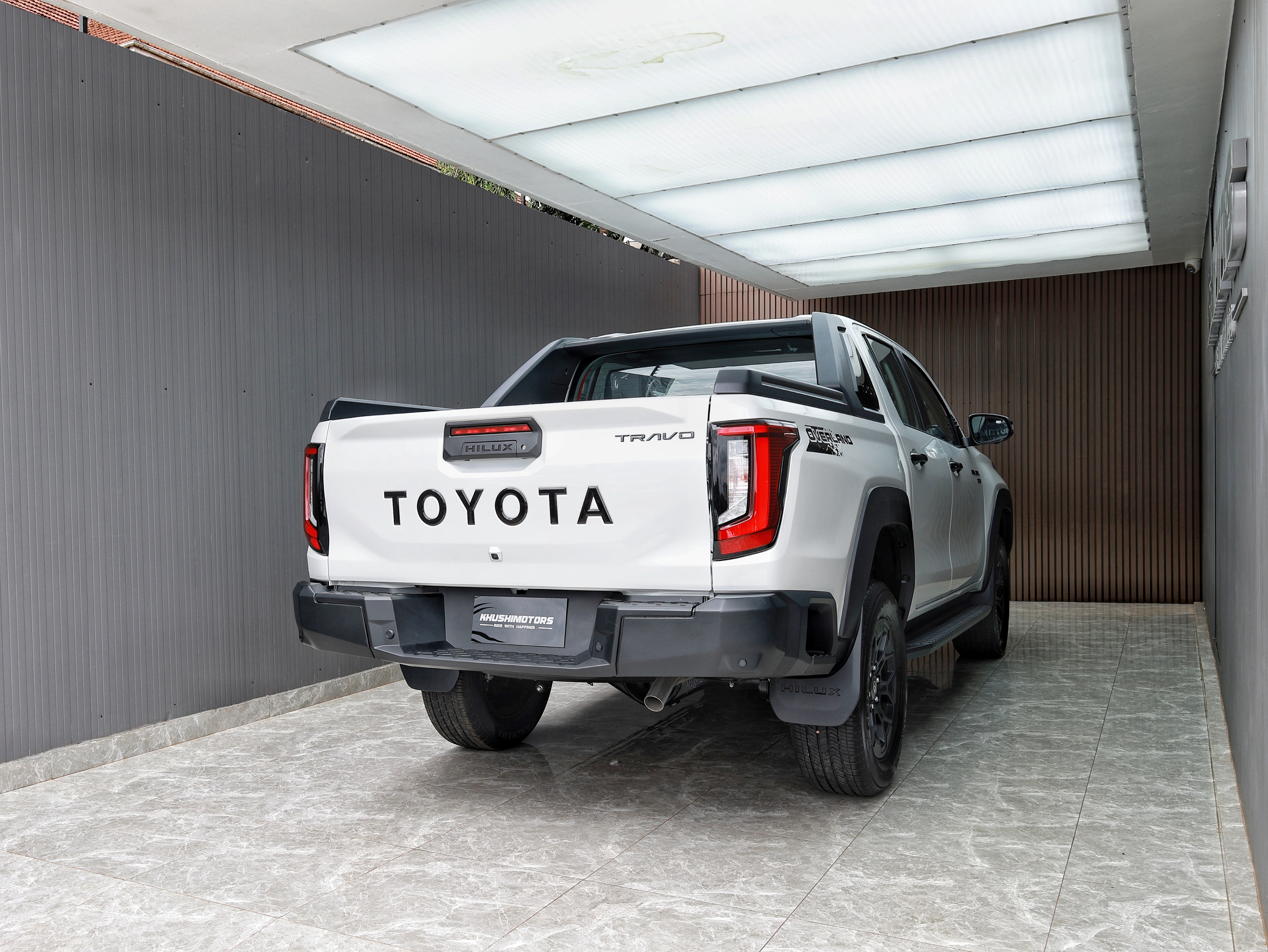 2025 Toyota Hilux image-6