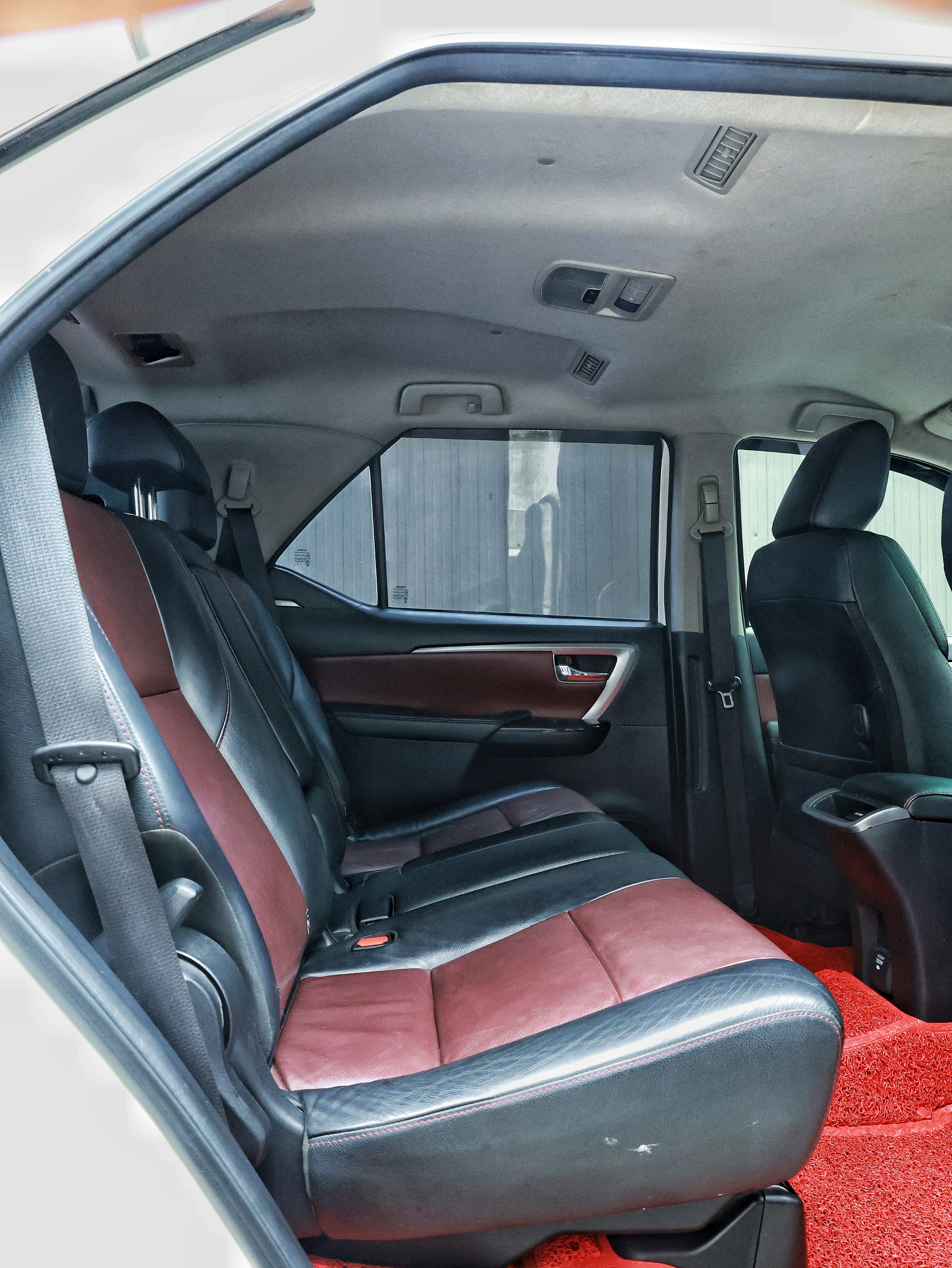 2017 Toyota Fortuner image-12