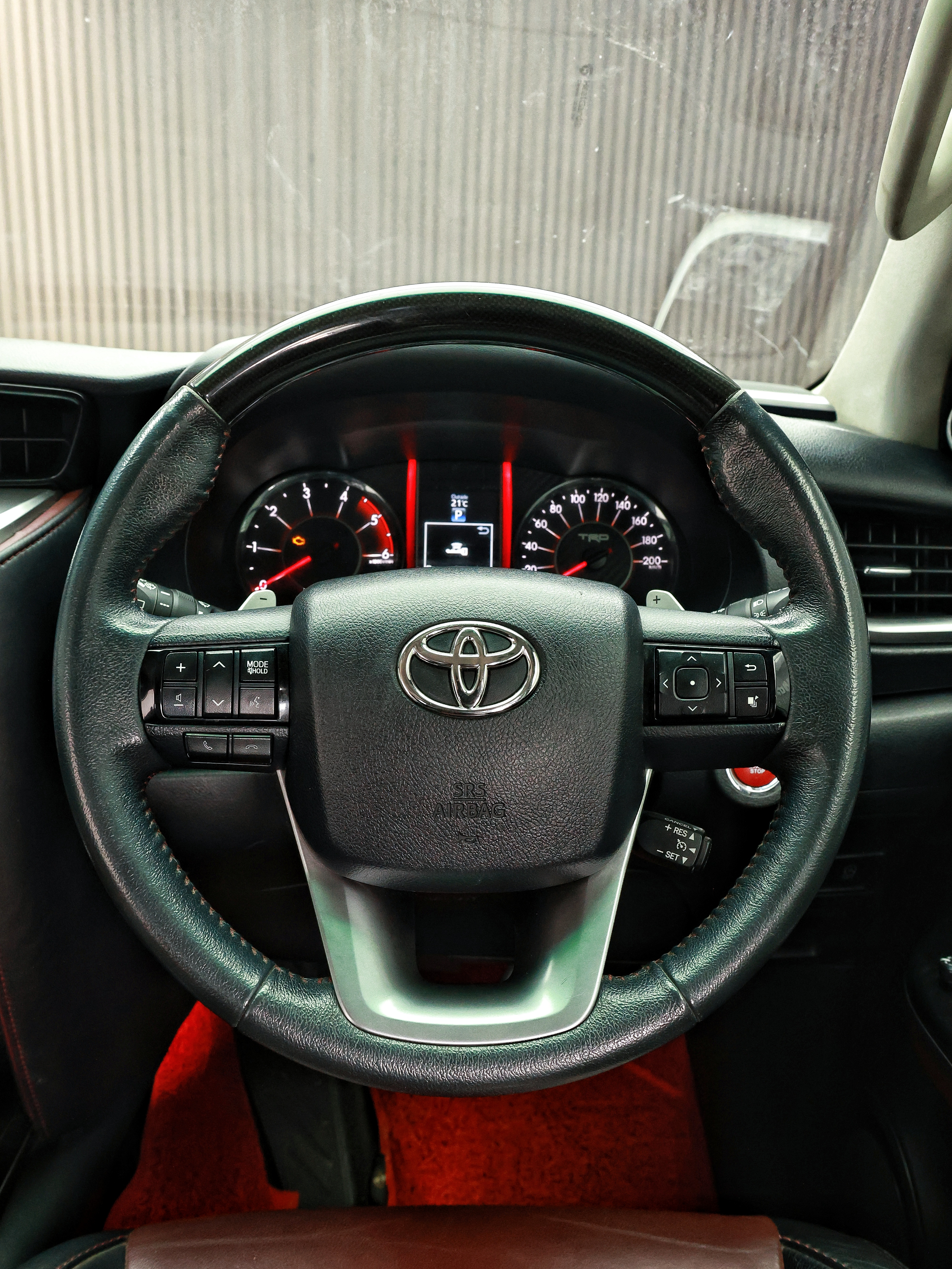 2017 Toyota Fortuner image-9
