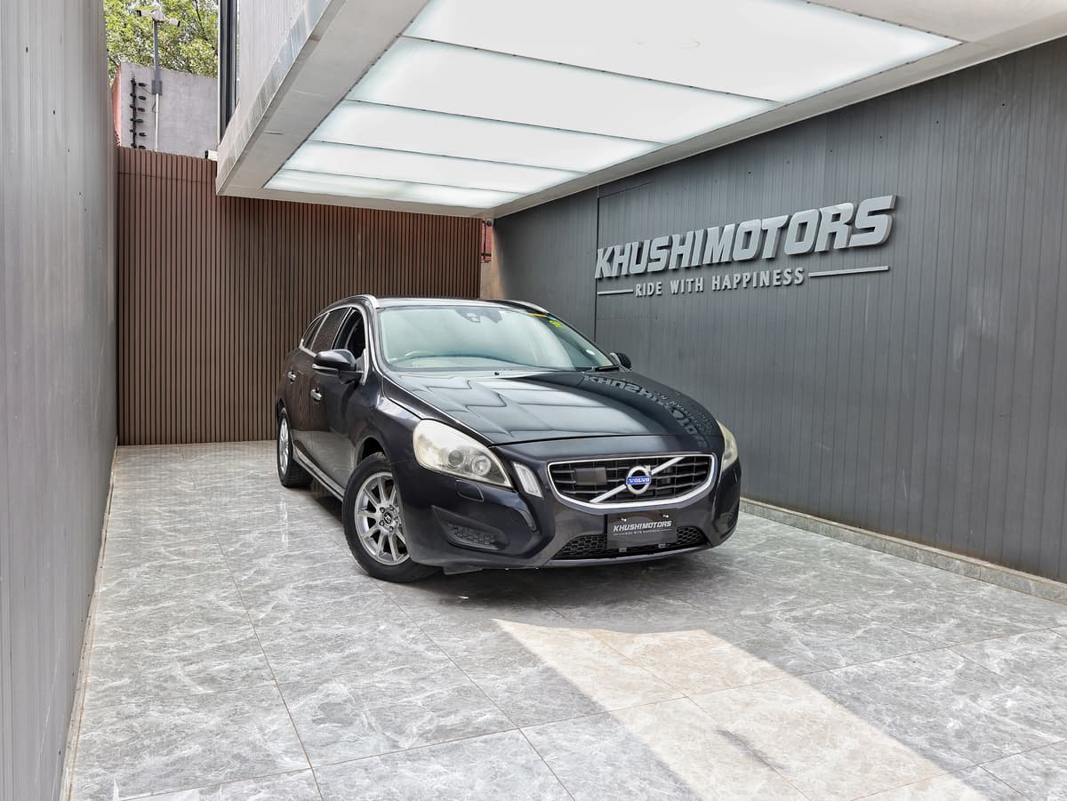 2012 Volvo V60 Drive E image-1