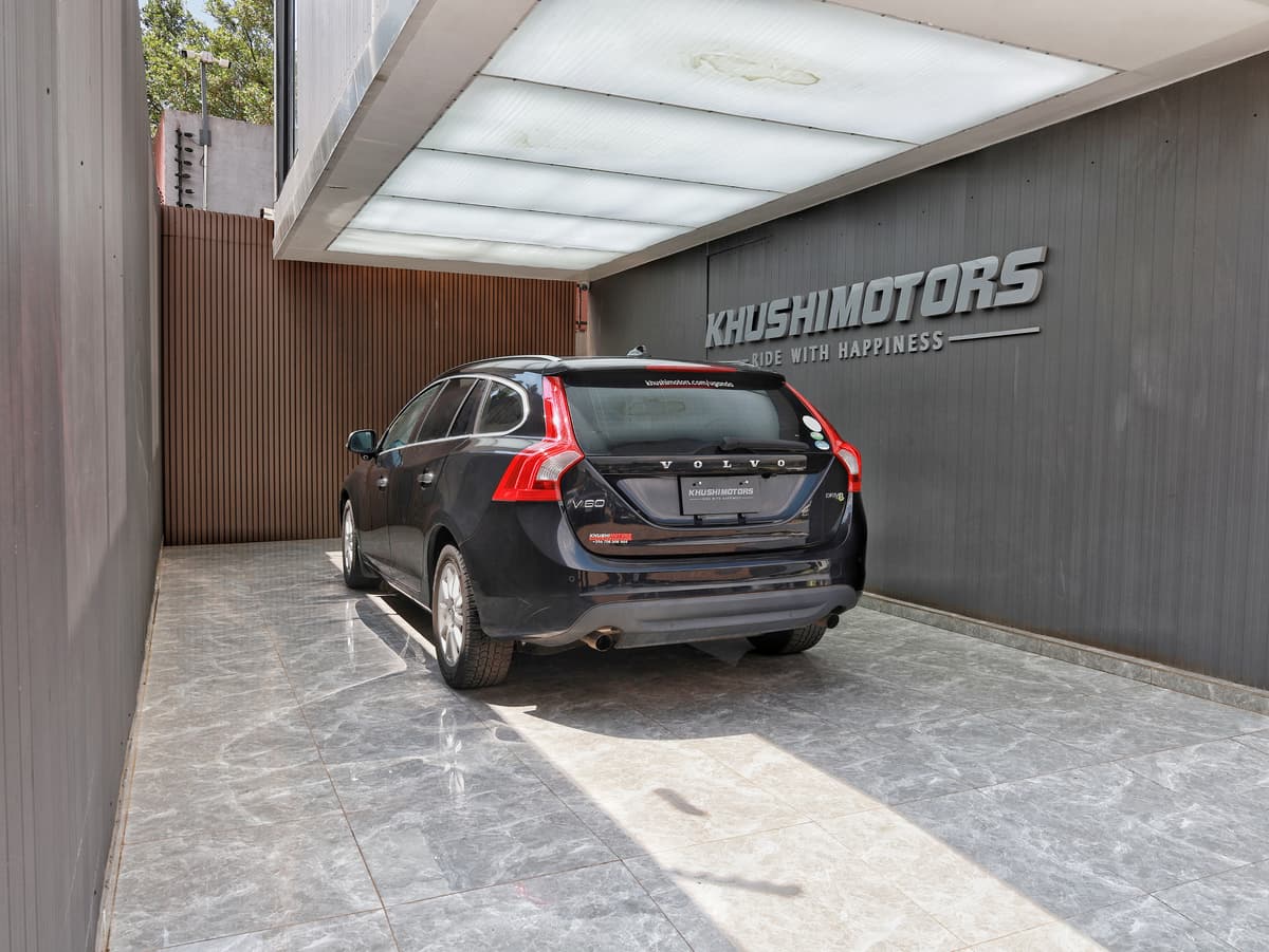 2012 Volvo V60 Drive E image-4