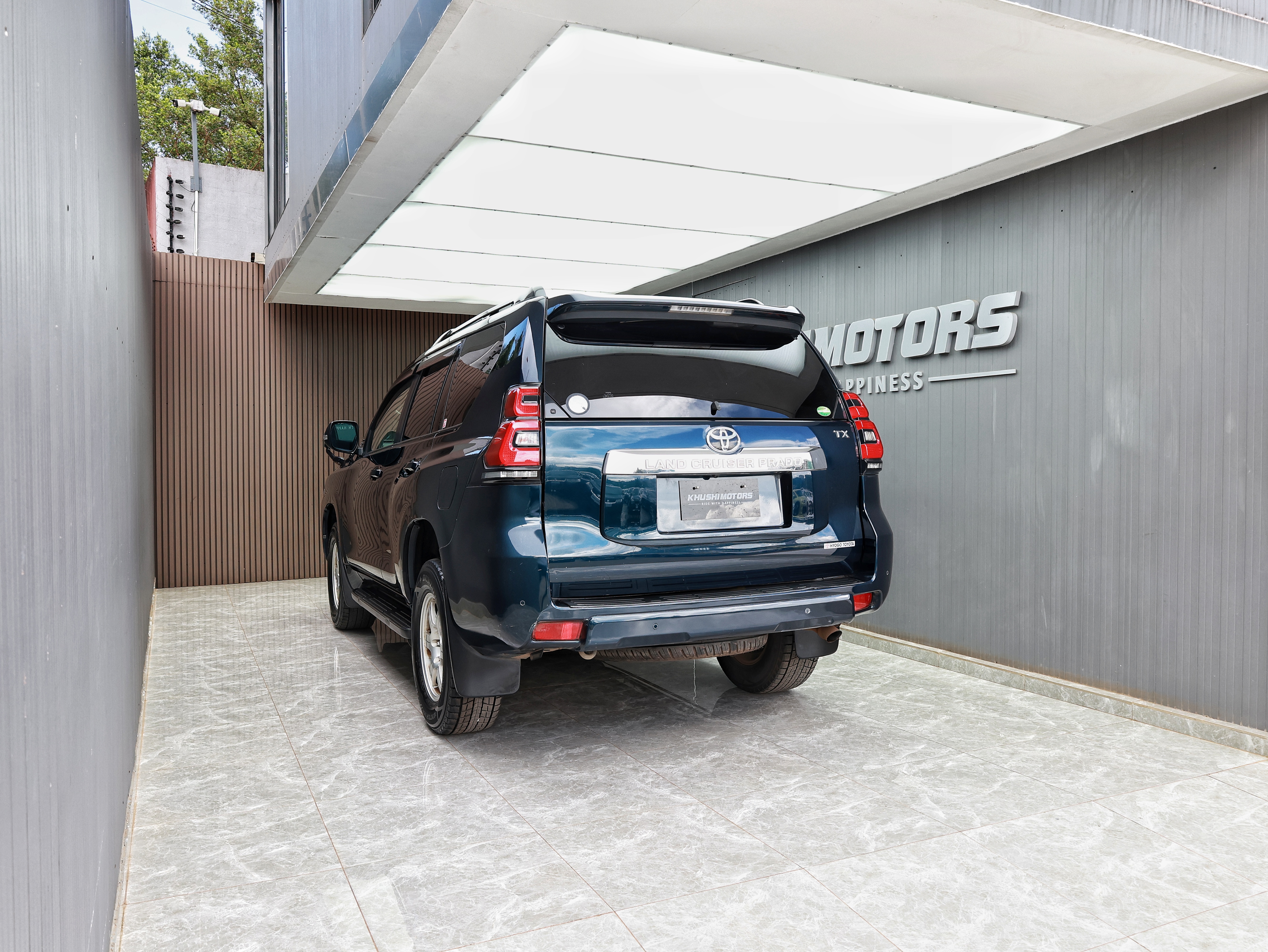 2017 Toyota Land Cruiser Prado TX image-3