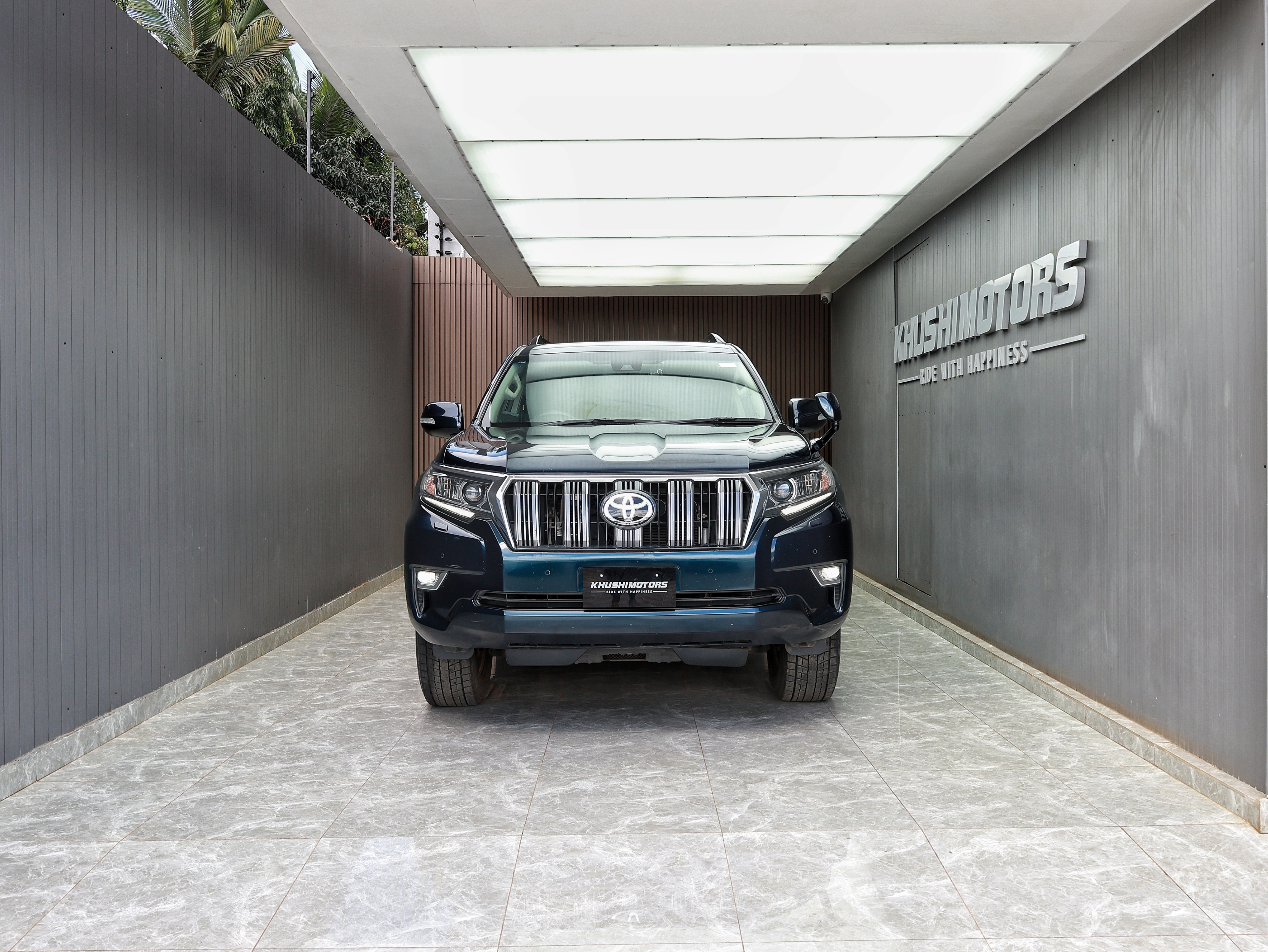 2017 Toyota Land Cruiser Prado TX image-2