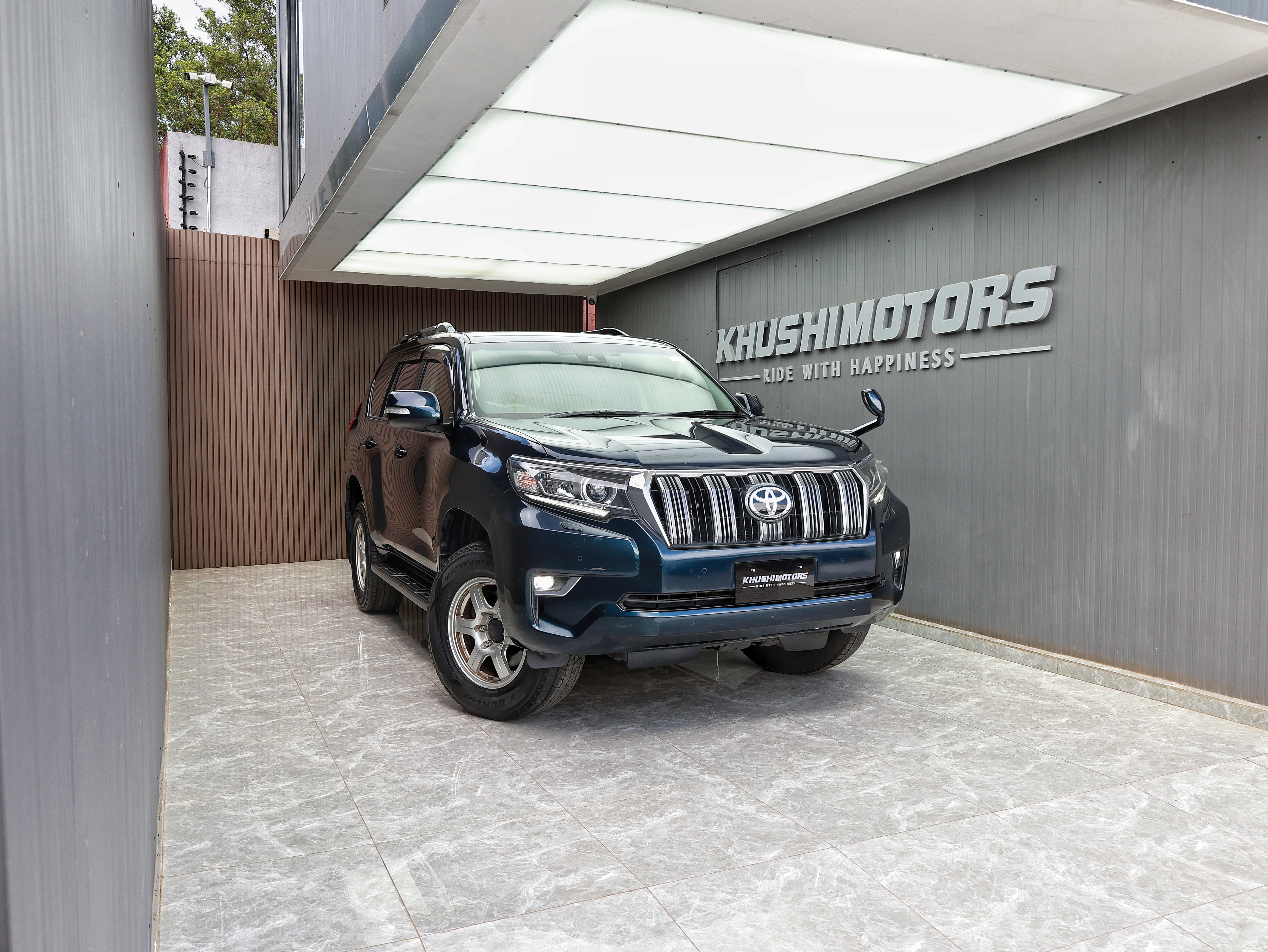 2017 Toyota Land Cruiser Prado TX image-1