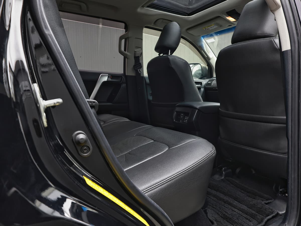 2013 Toyota Land Cruiser Prado TX image-12