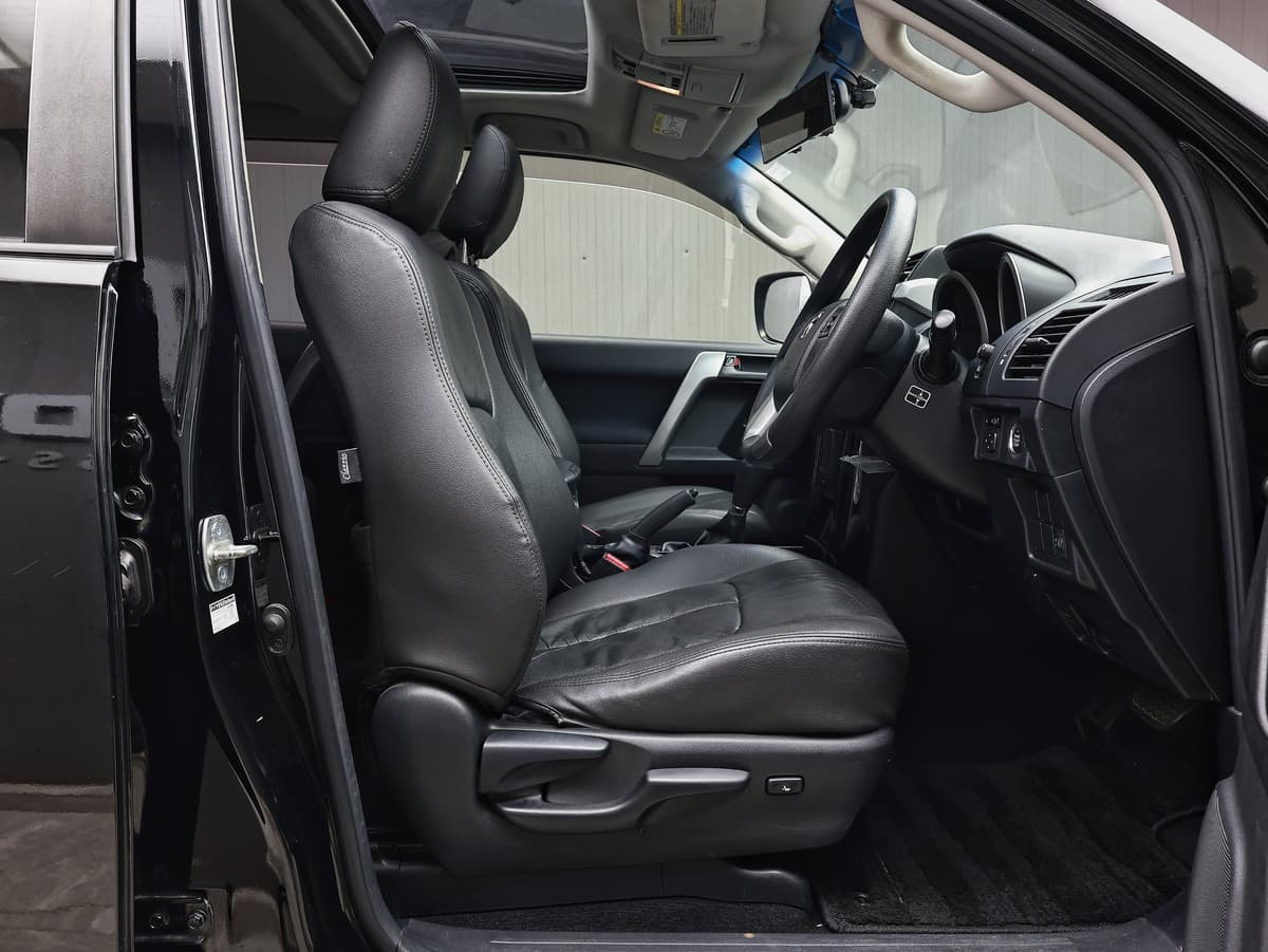 2013 Toyota Land Cruiser Prado TX image-7