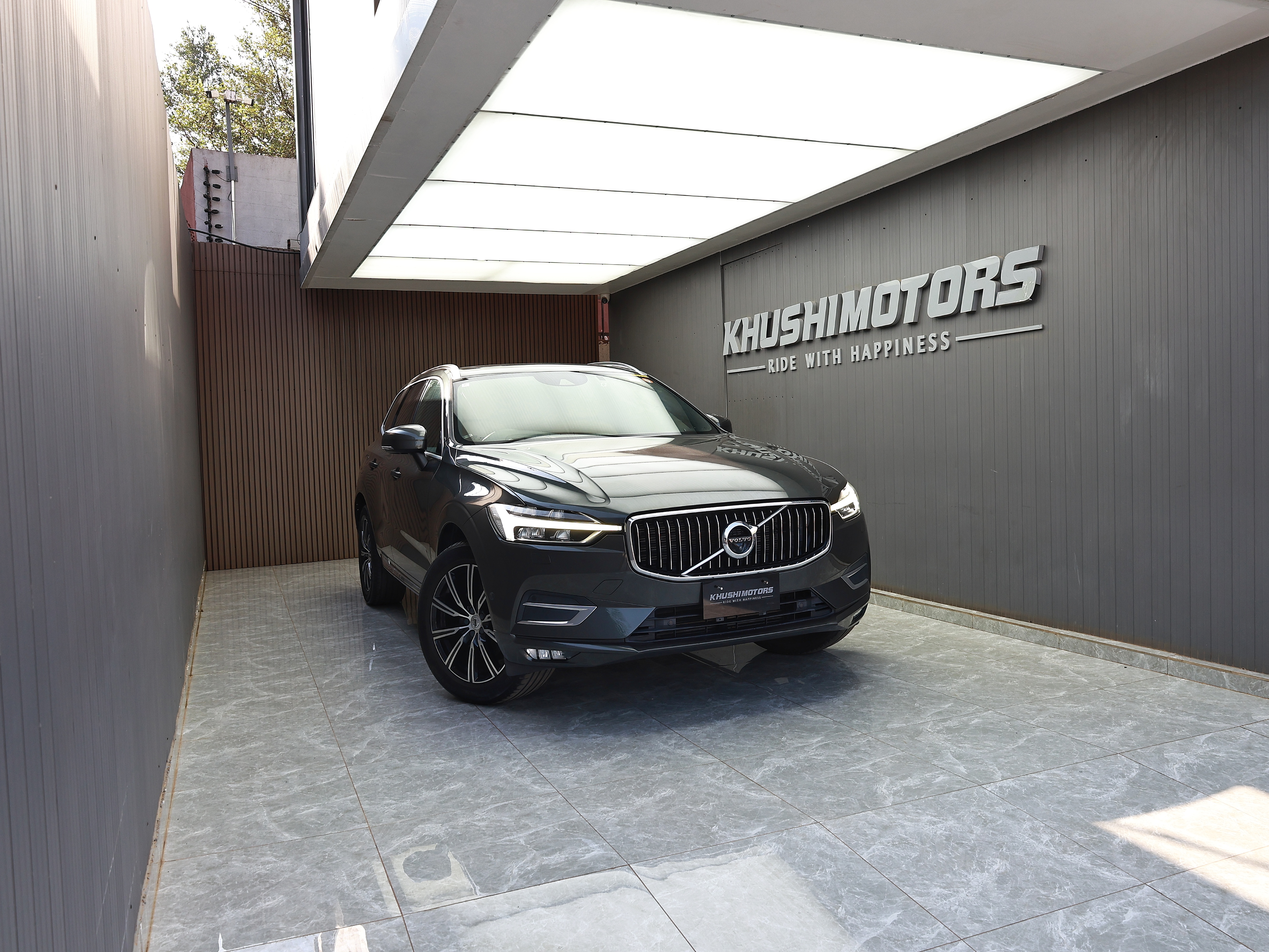 2018 Volvo XC60 D4 image-1