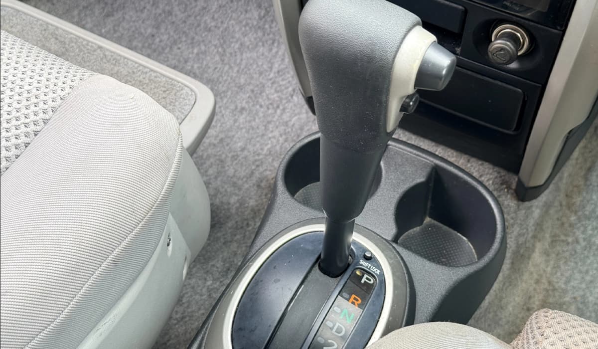 2003 Toyota IST S PKG image-8