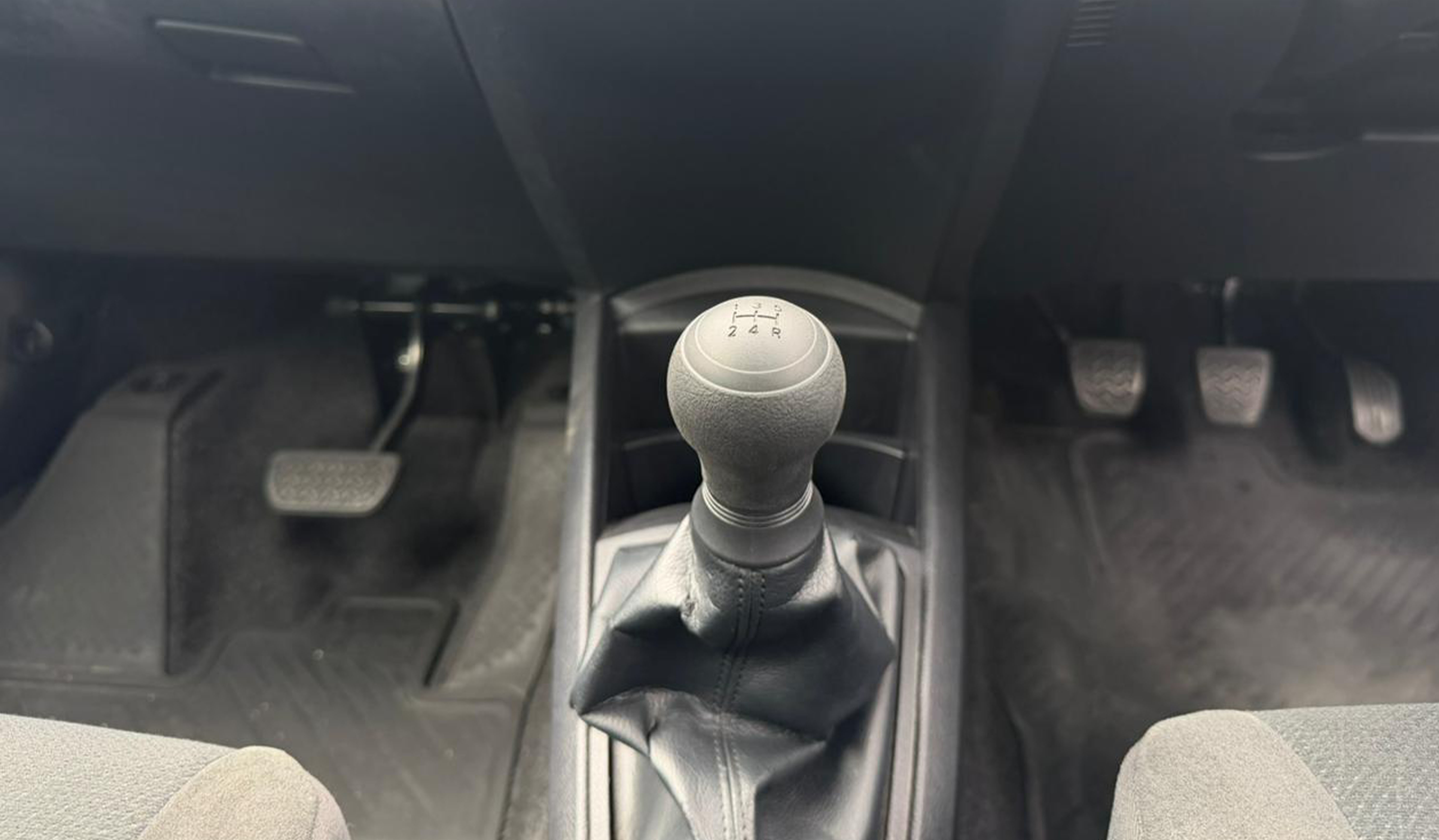 2018 Toyota Corolla Axio Driving School image-9
