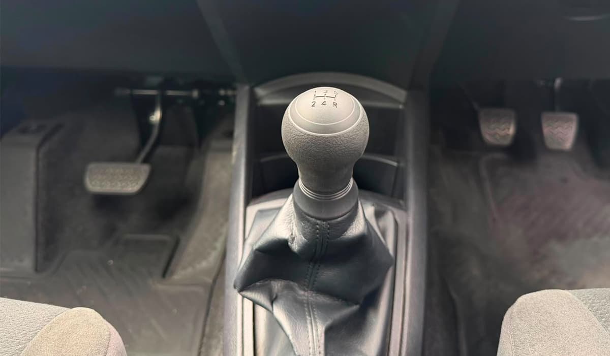 2018 Toyota Corolla Axio Driving School image-9