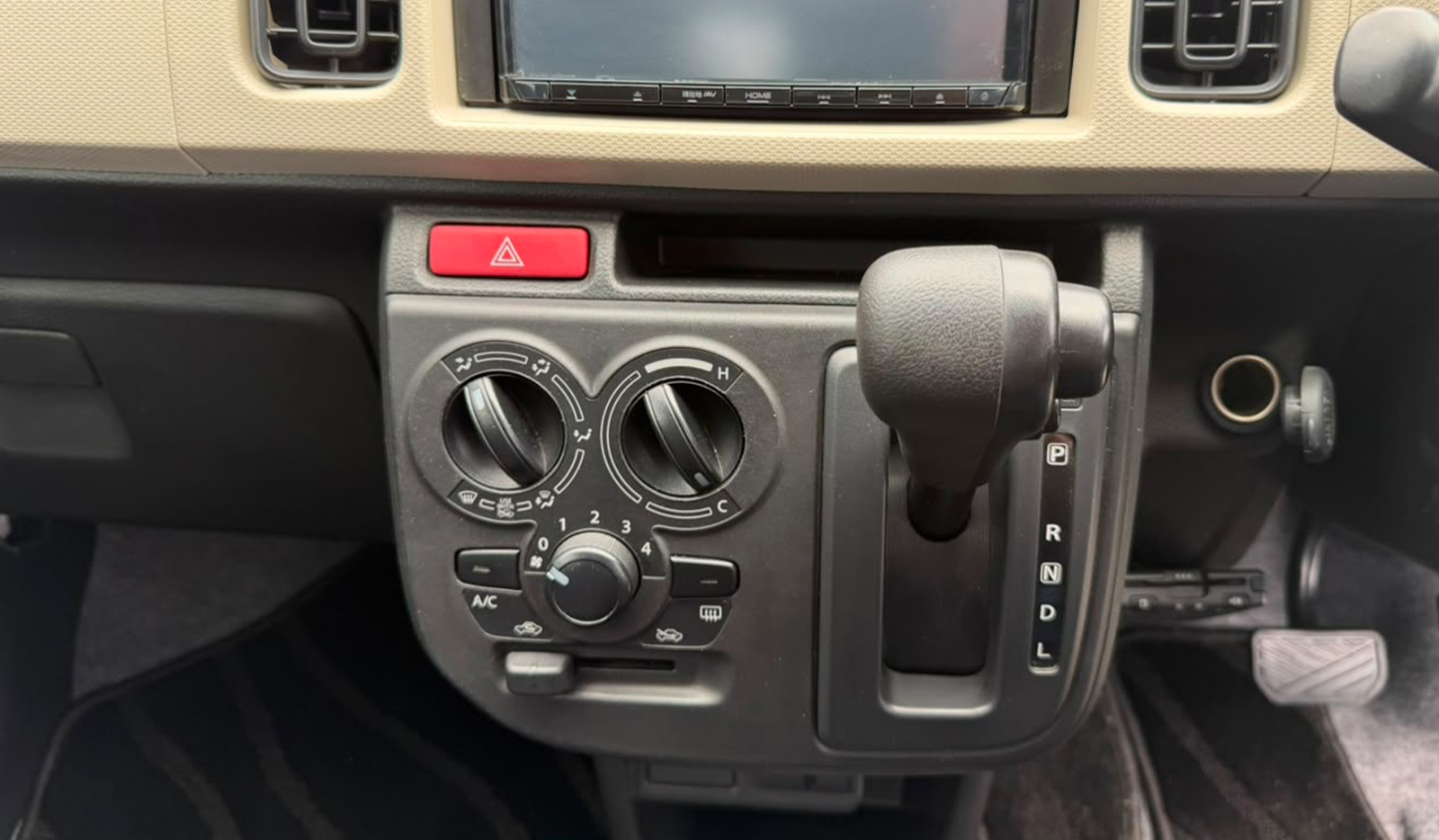2019 Suzuki Alto L image-9