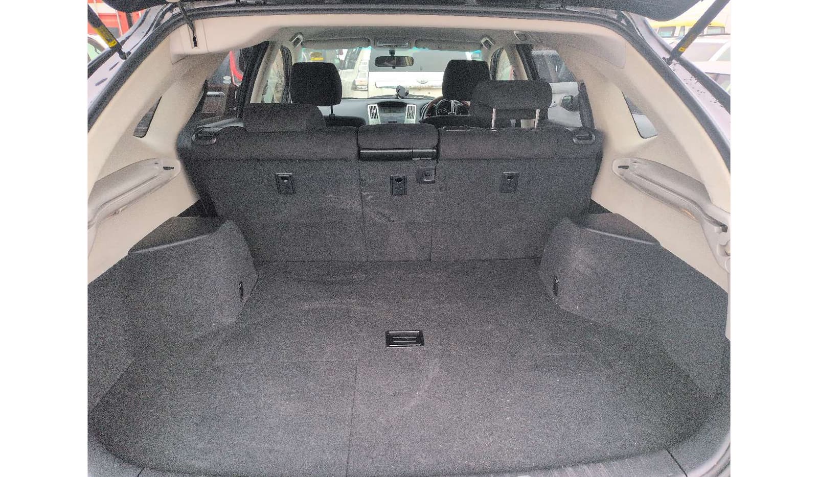 2012 Toyota Harrier image-9